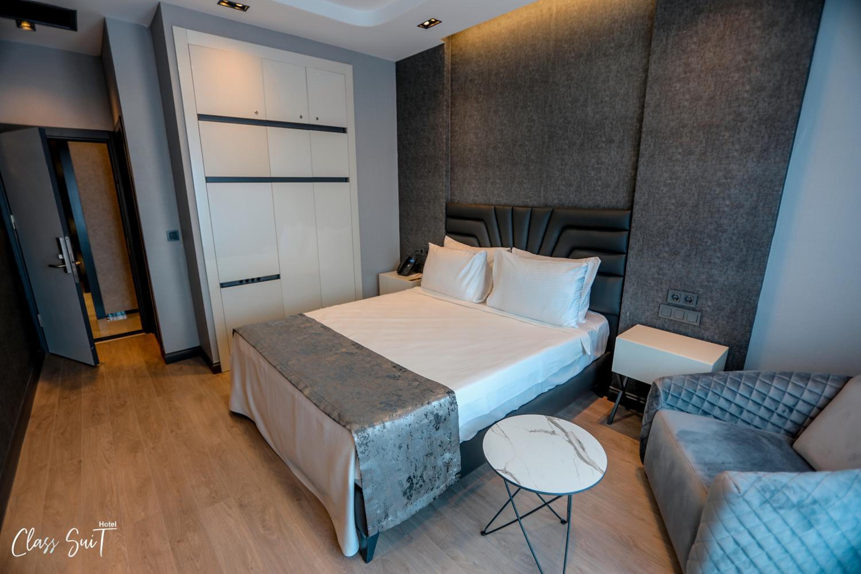 Double Room With Balcony photo 2