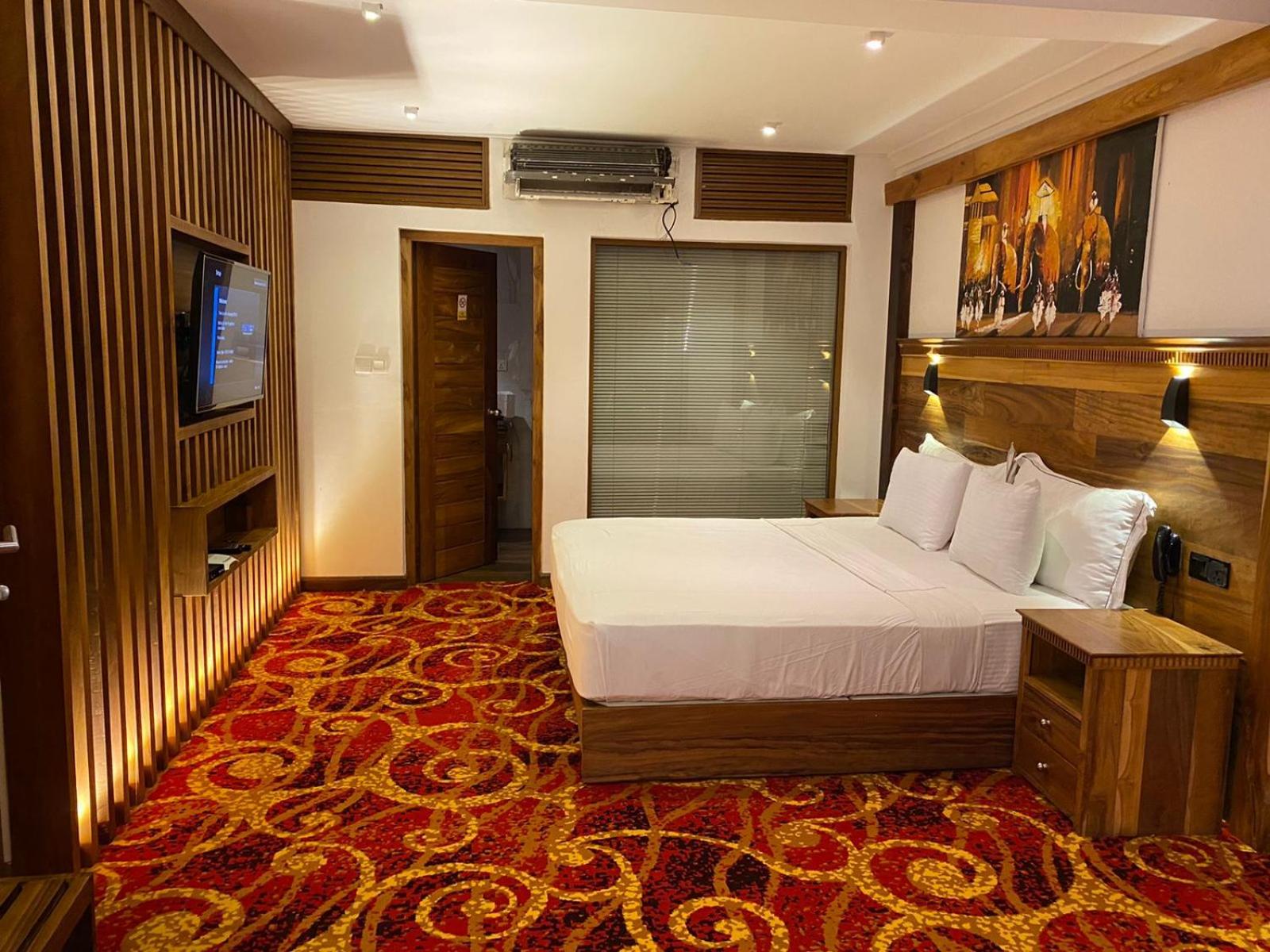 Deluxe Double or Twin Room with Lake View