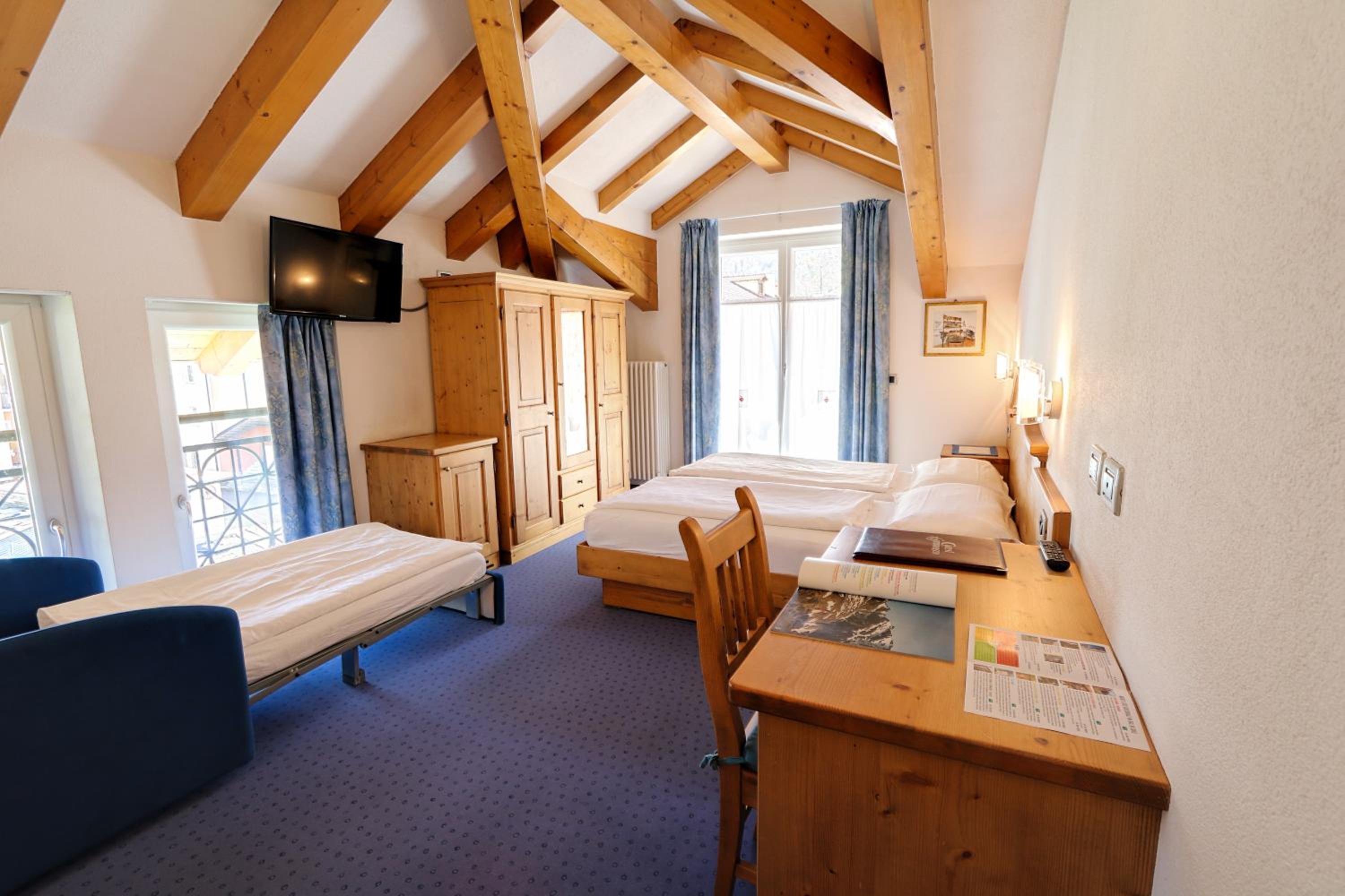 Triple Room with Balcony - Photo 1
