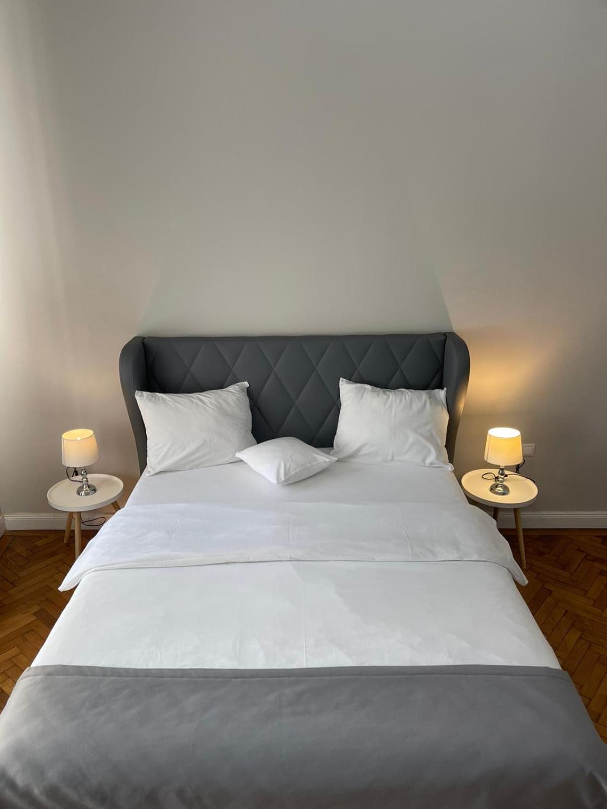 Studio Apartment photo 1