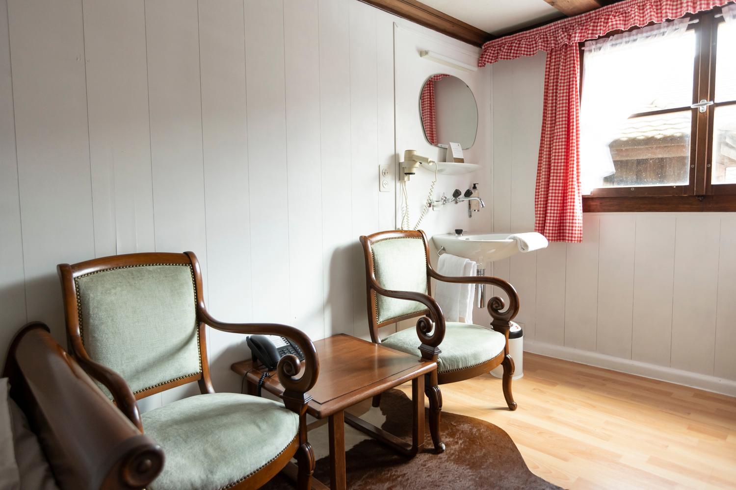 Economy Single Room with Shared Bathroom photo 3