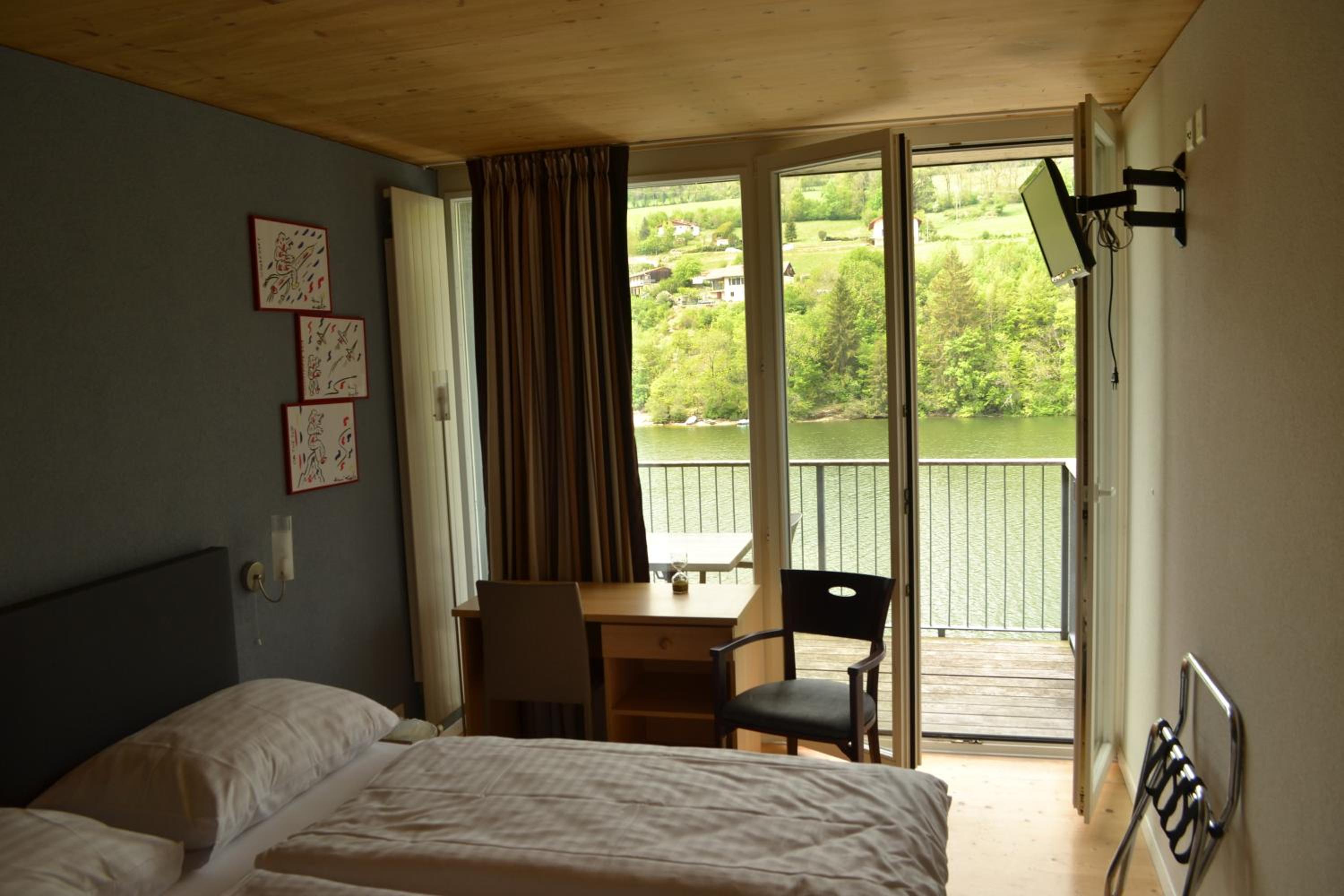 Deluxe Double Room with Balcony - Photo 2