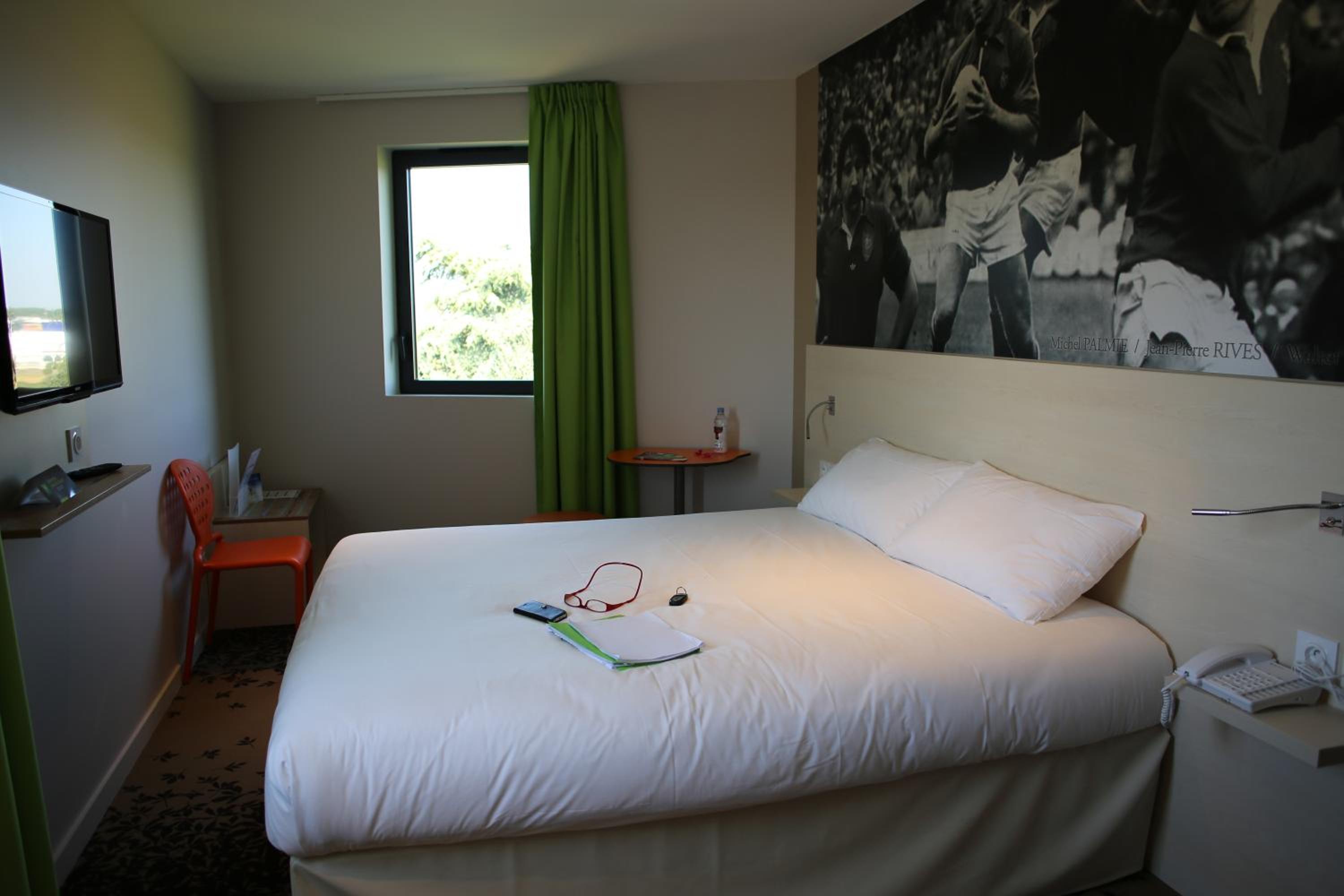 Standard Double Room with Single Sofa Bed - Photo 1