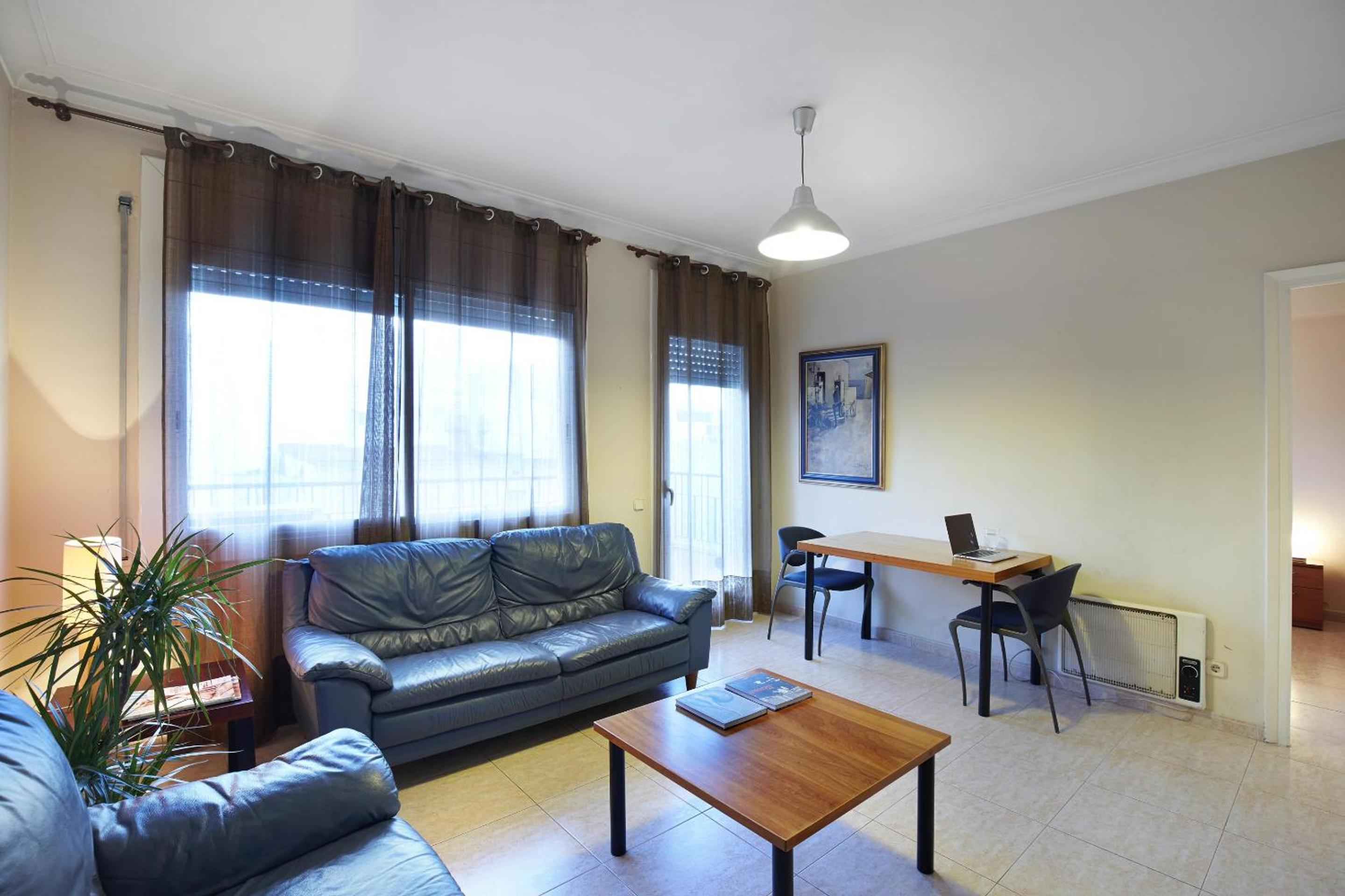 Apartamento con Balcón
