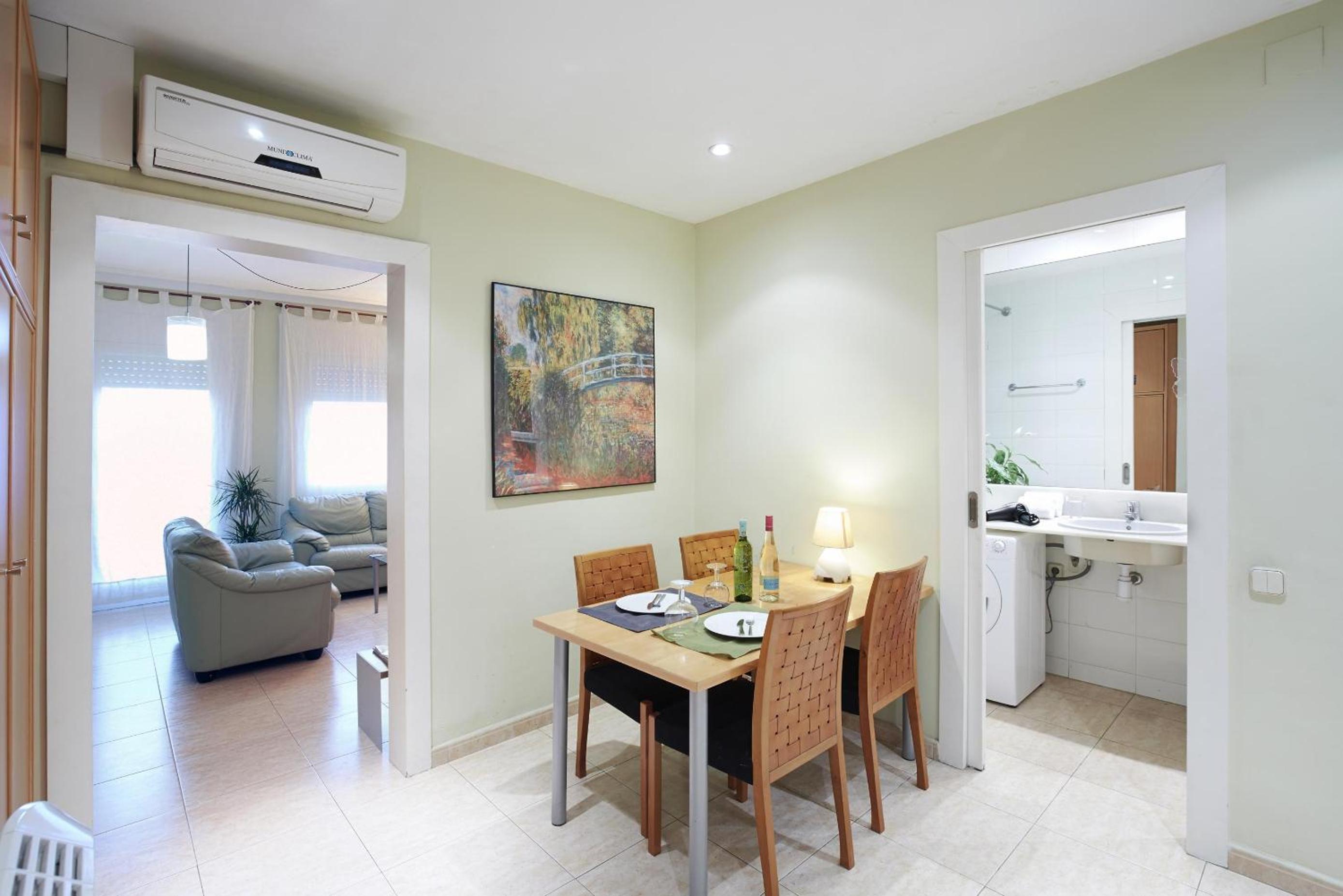 Apartment with Balcony photo 2