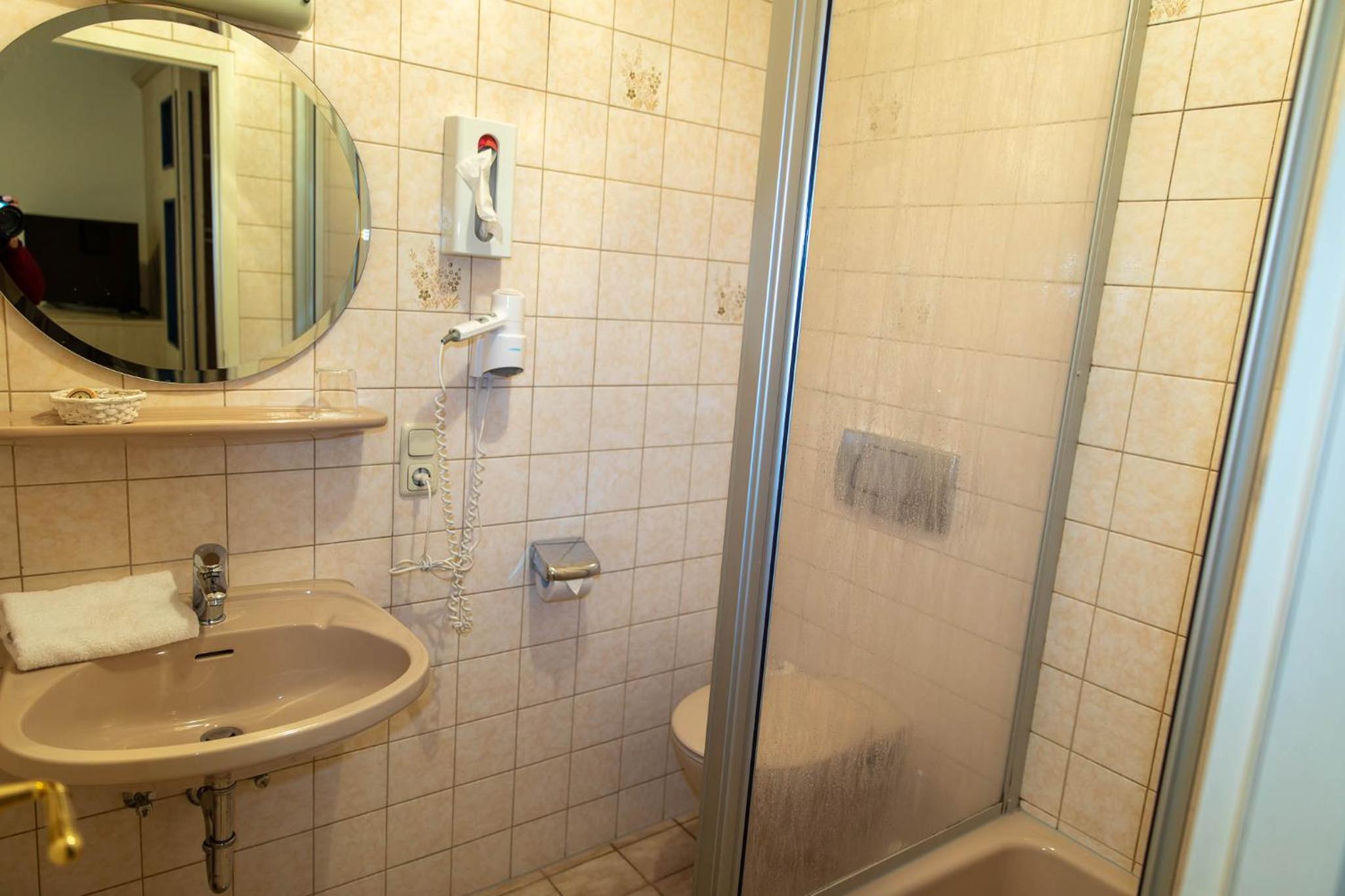 Single Room photo 3