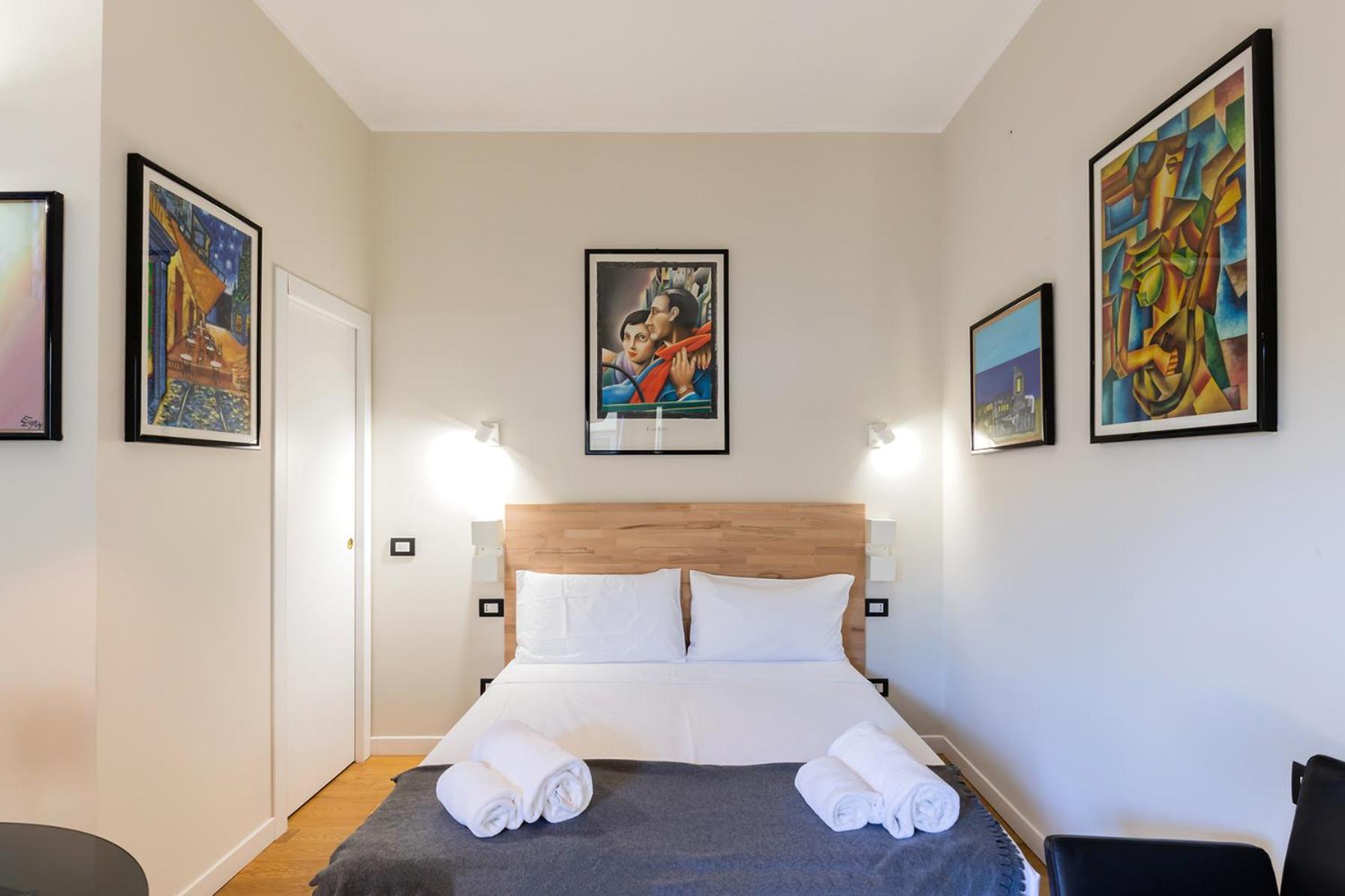 Studio Apartment