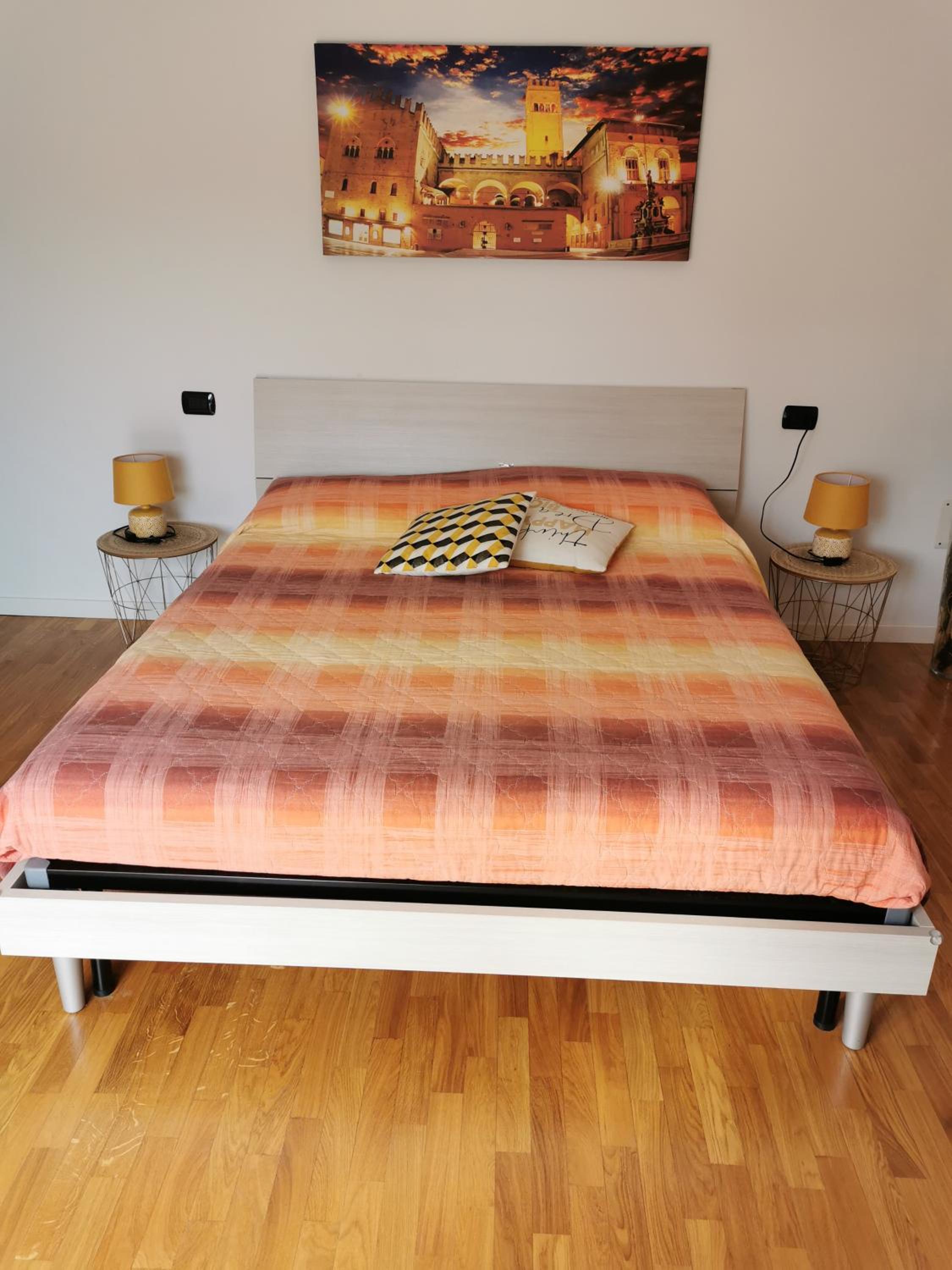 One-Bedroom Apartment - Photo 1