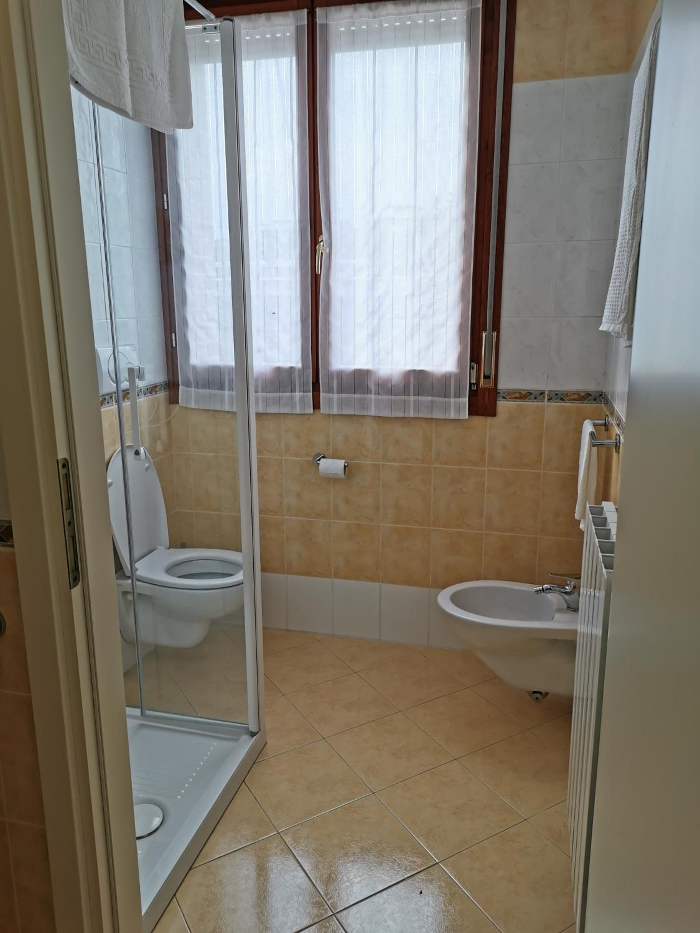 One-Bedroom Apartment - Photo 3