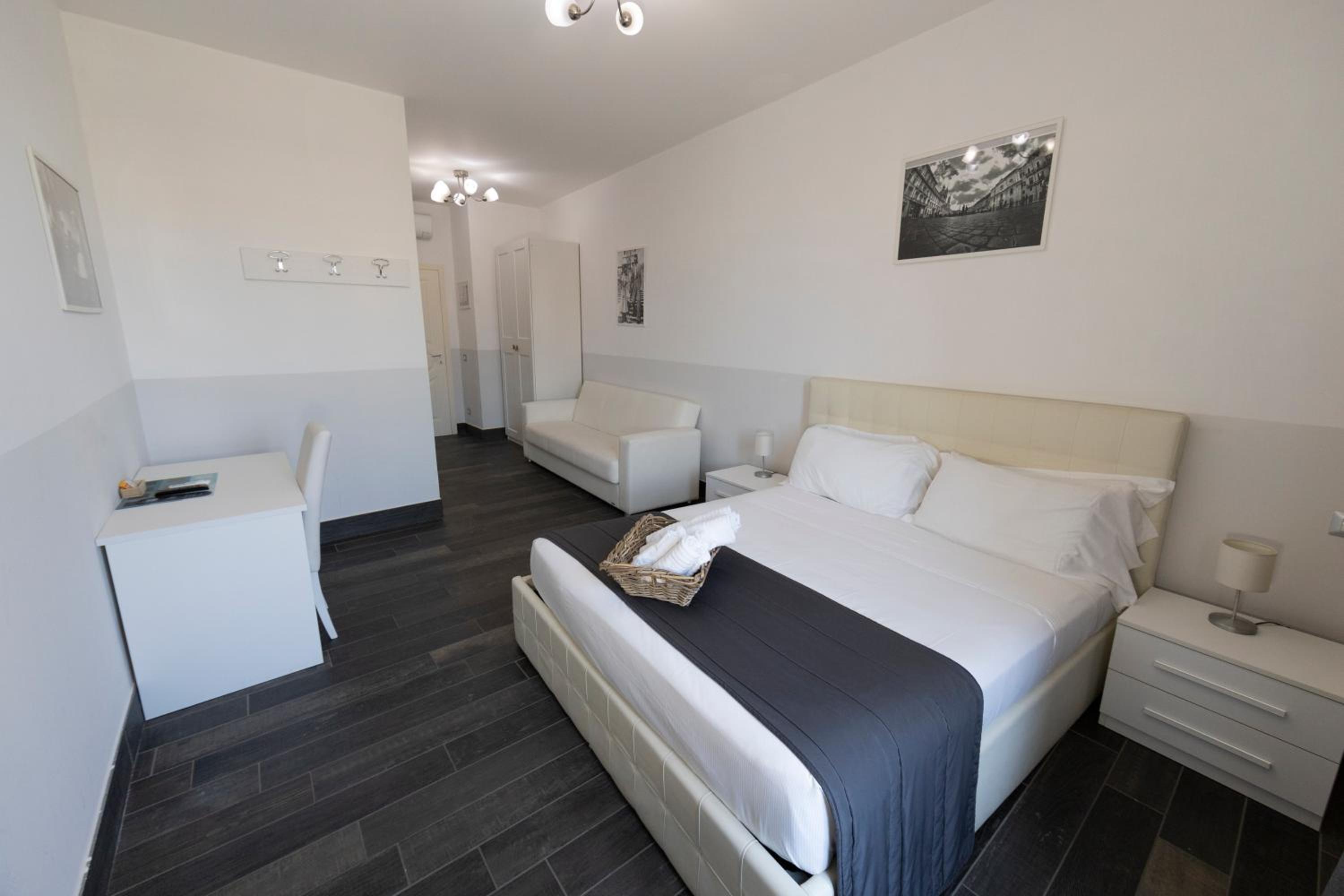 Deluxe Double Room photo 2