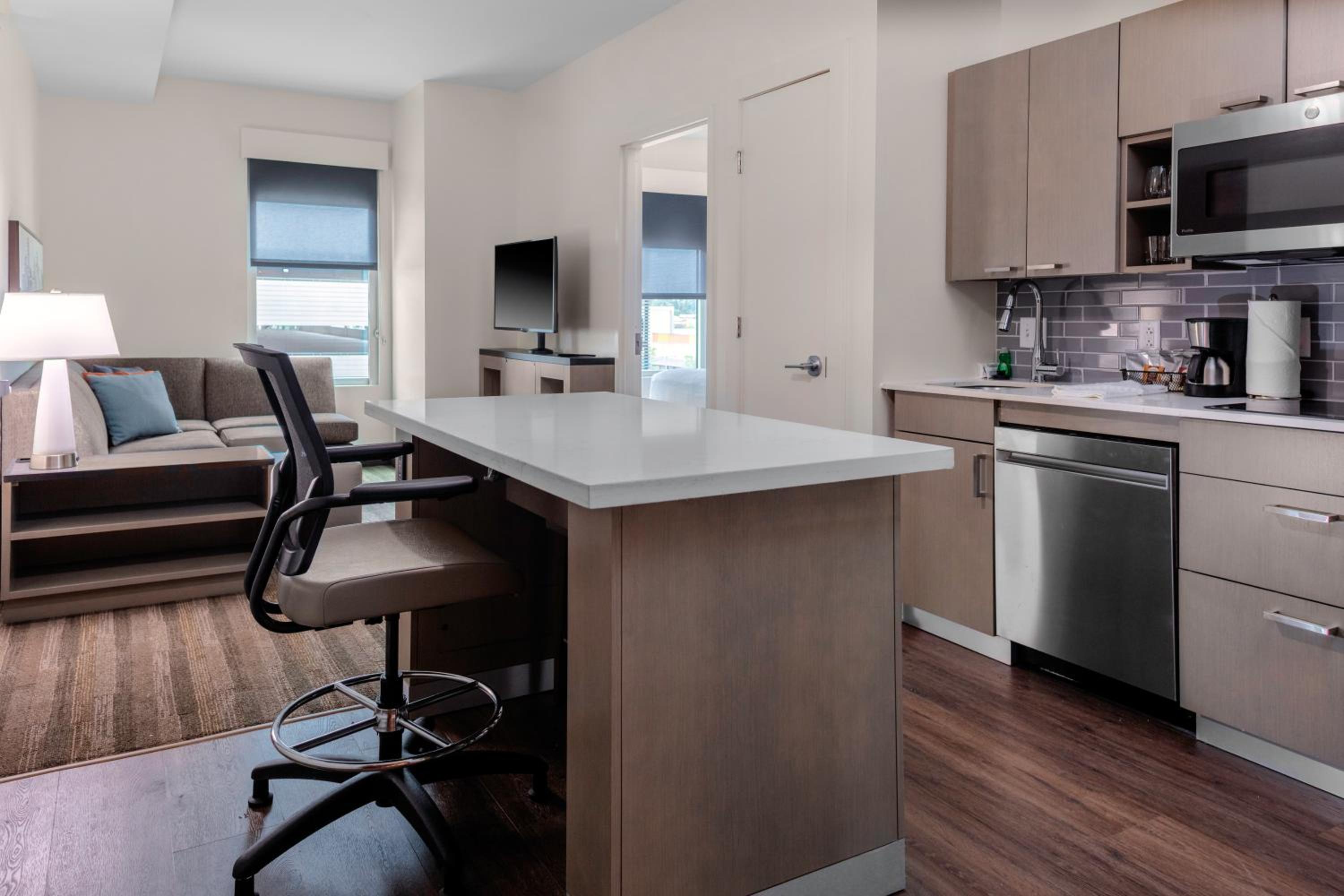 One-Bedroom King Suite - Photo 6