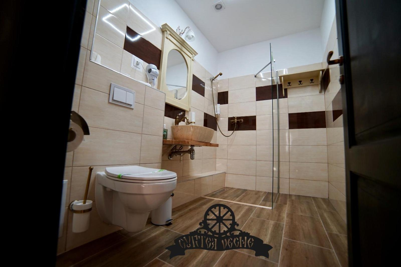 Standard Double Room - Photo 4