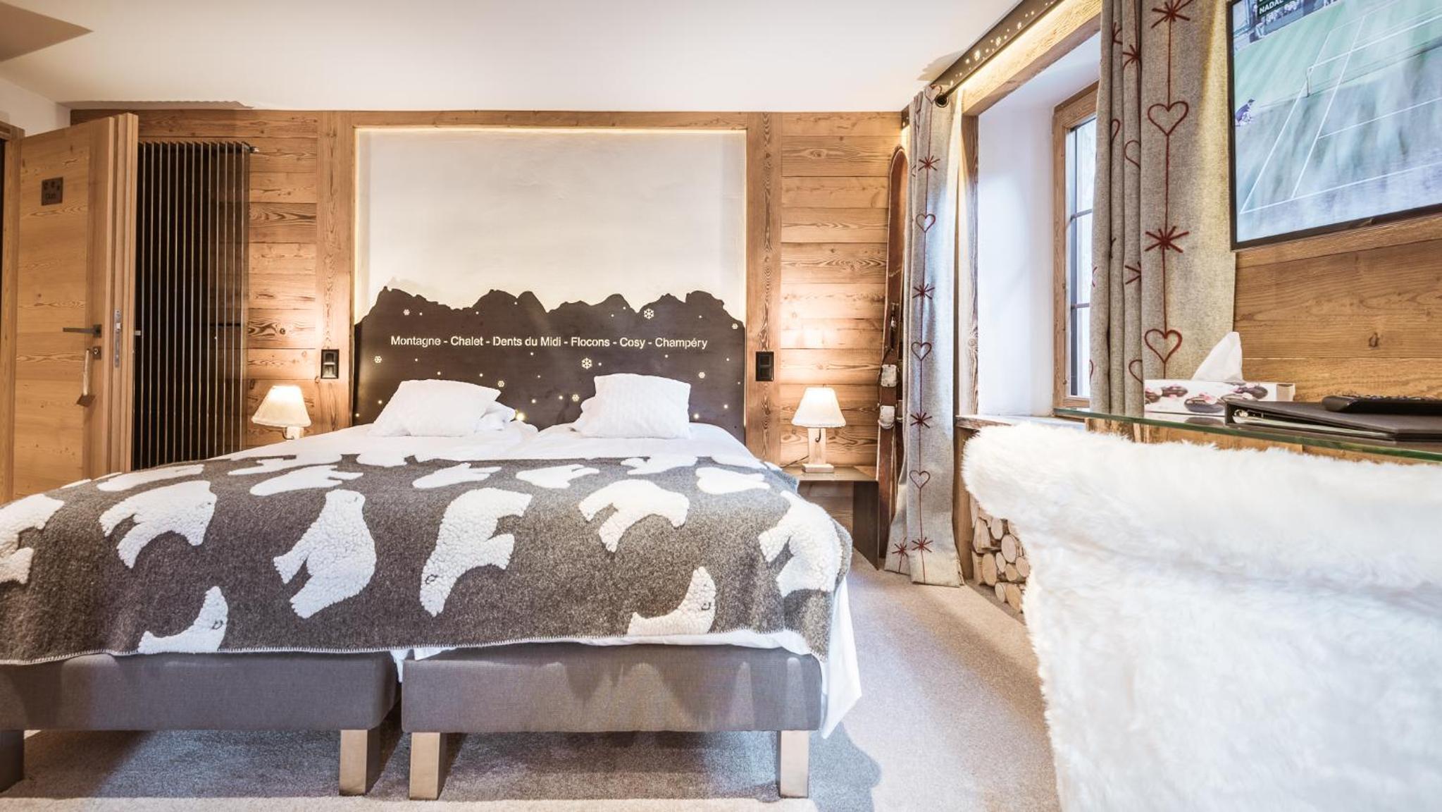 Double or Twin Room with Mountain View photo 3