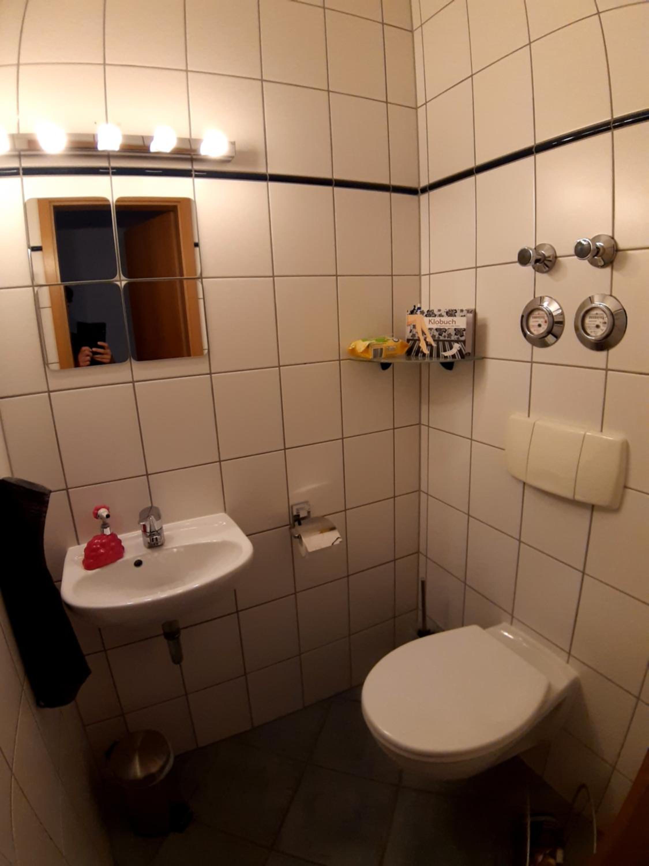 One-Bedroom Apartment photo 2