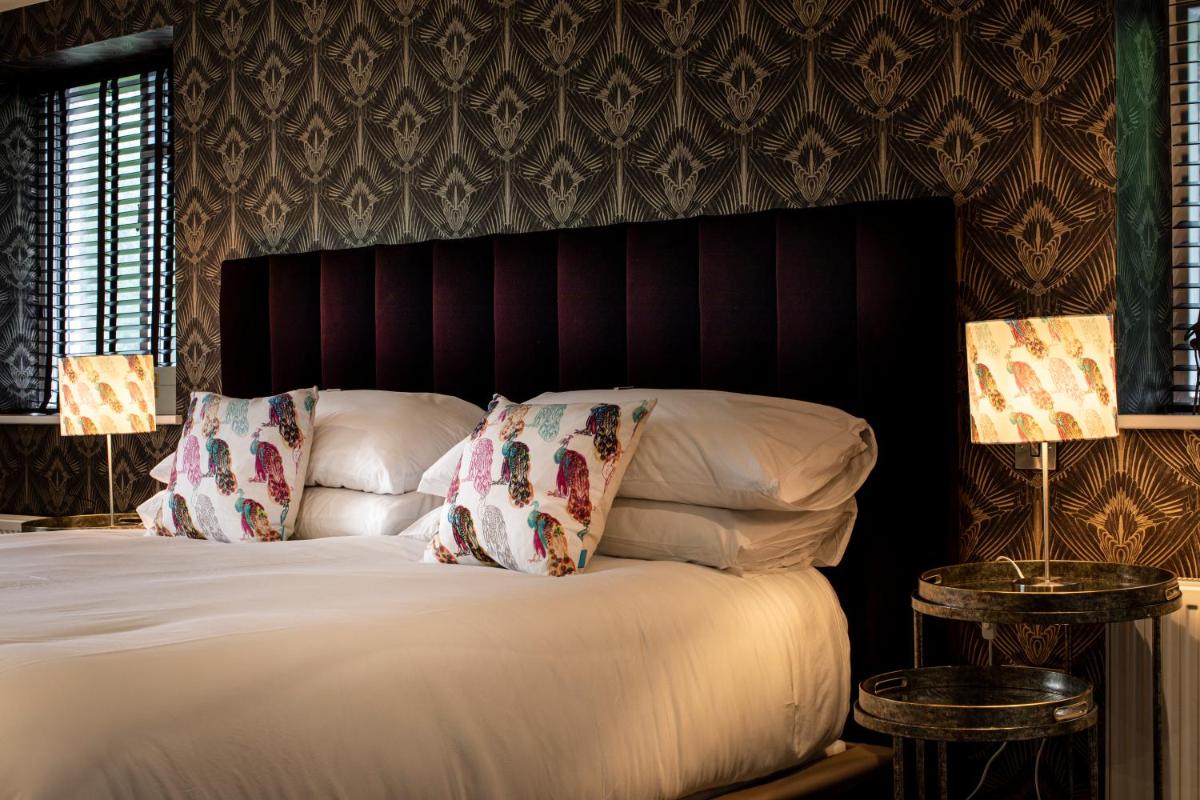 Deluxe King Room photo 2