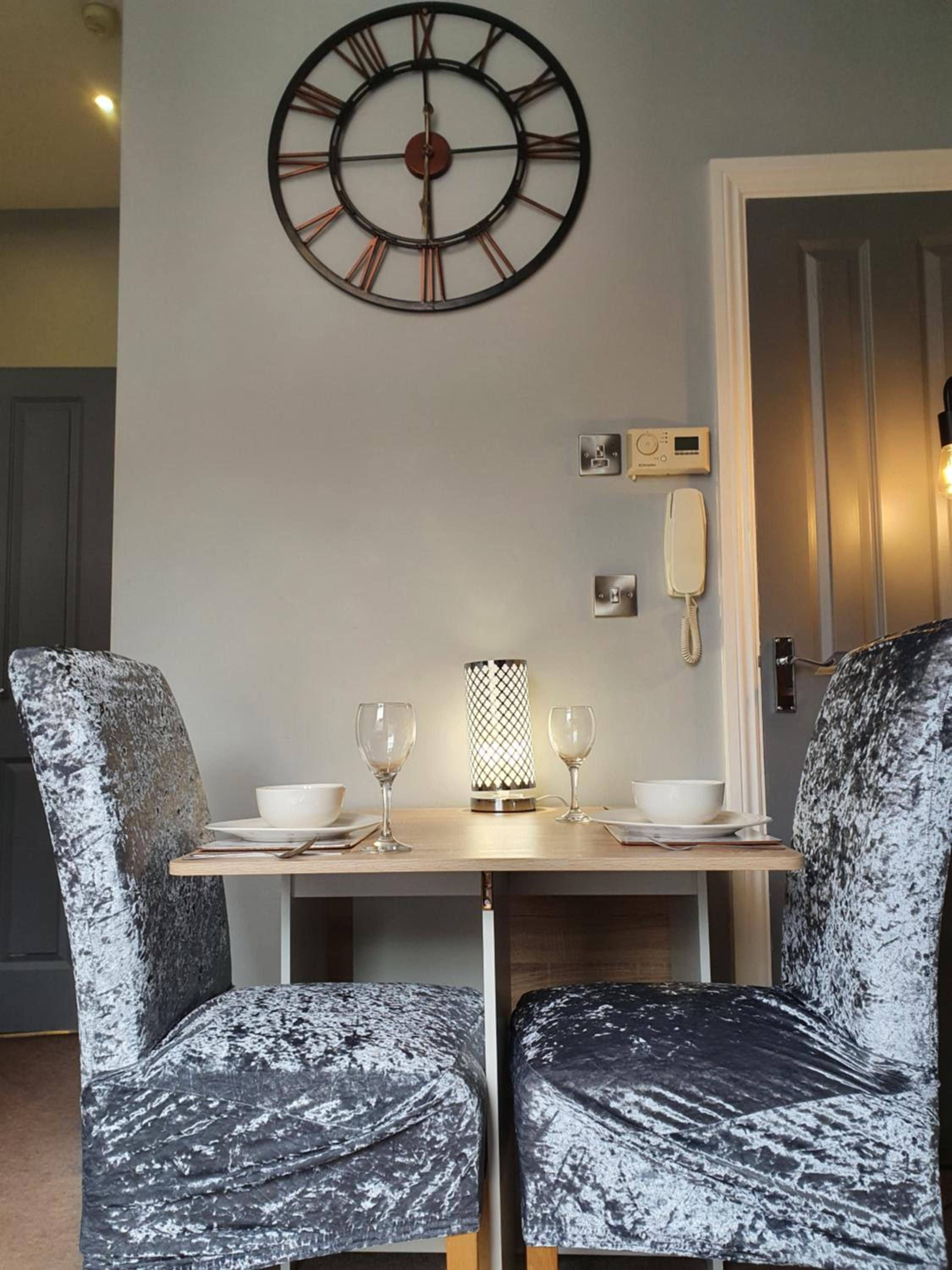 One-Bedroom Apartment - Photo 6