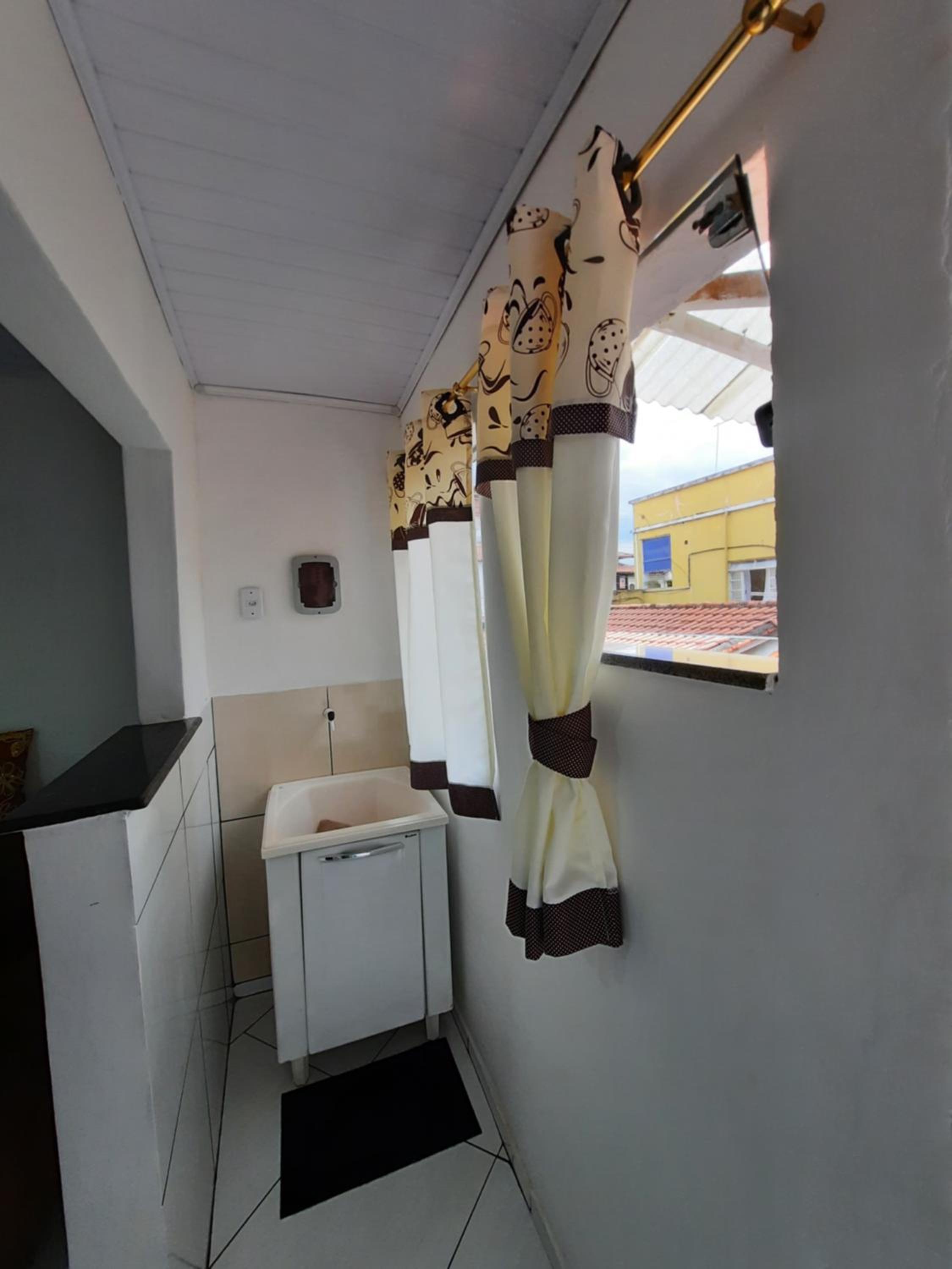 One-Bedroom House - Photo 19