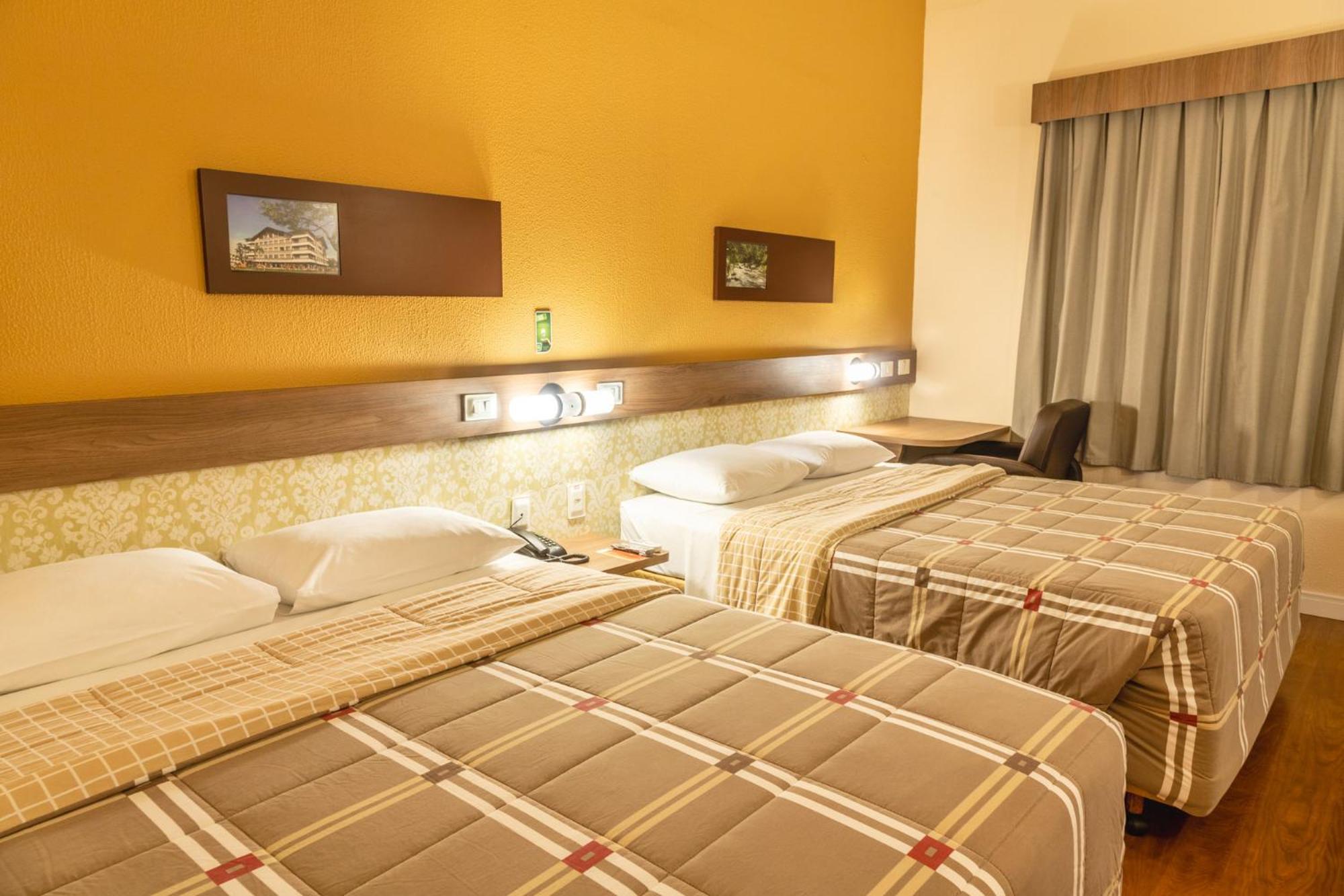 Standard Room with Two Double Beds photo 1