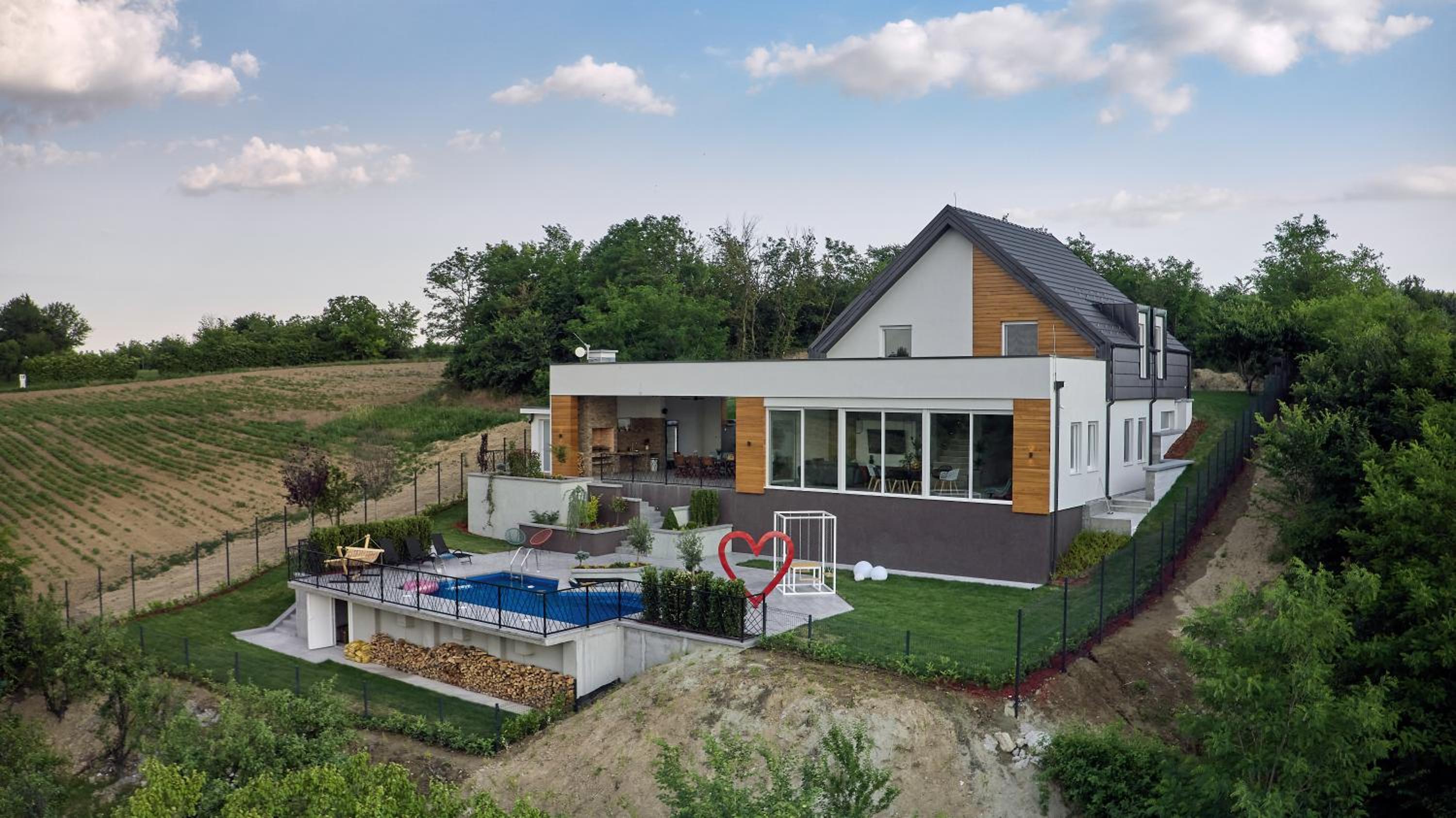Villa photo 3