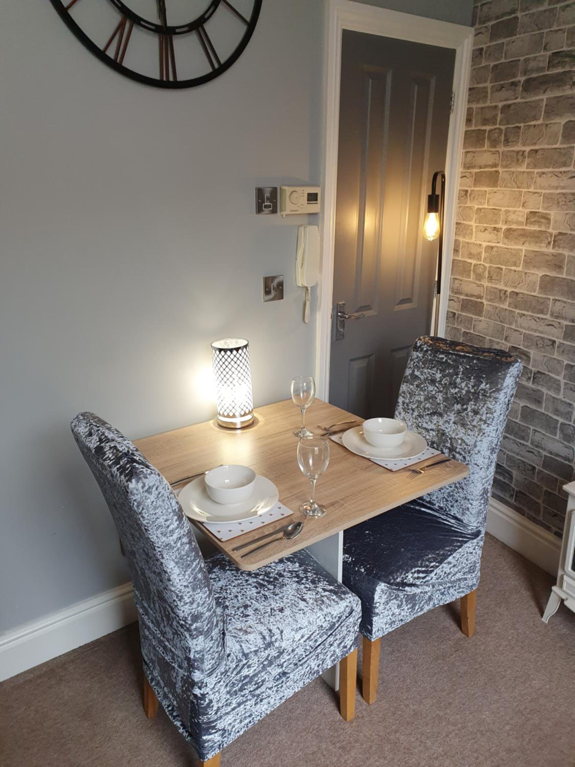 One-Bedroom Apartment - Photo 12