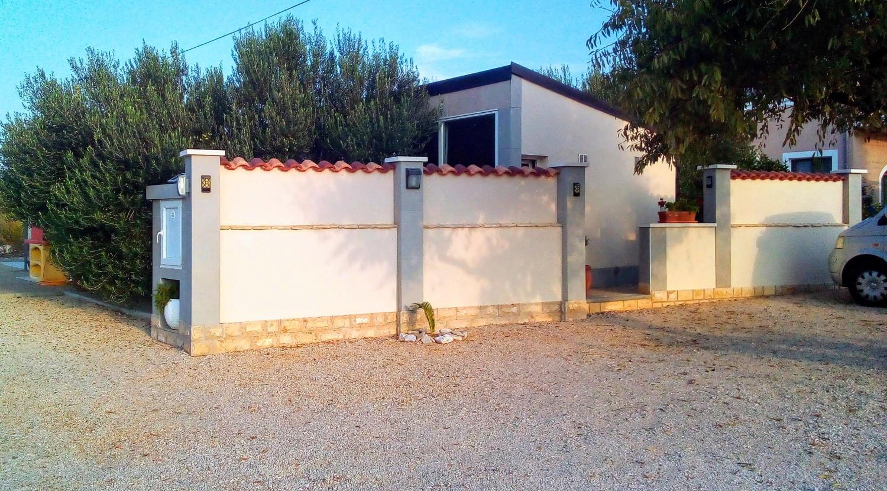 Two-Bedroom House - Photo 20