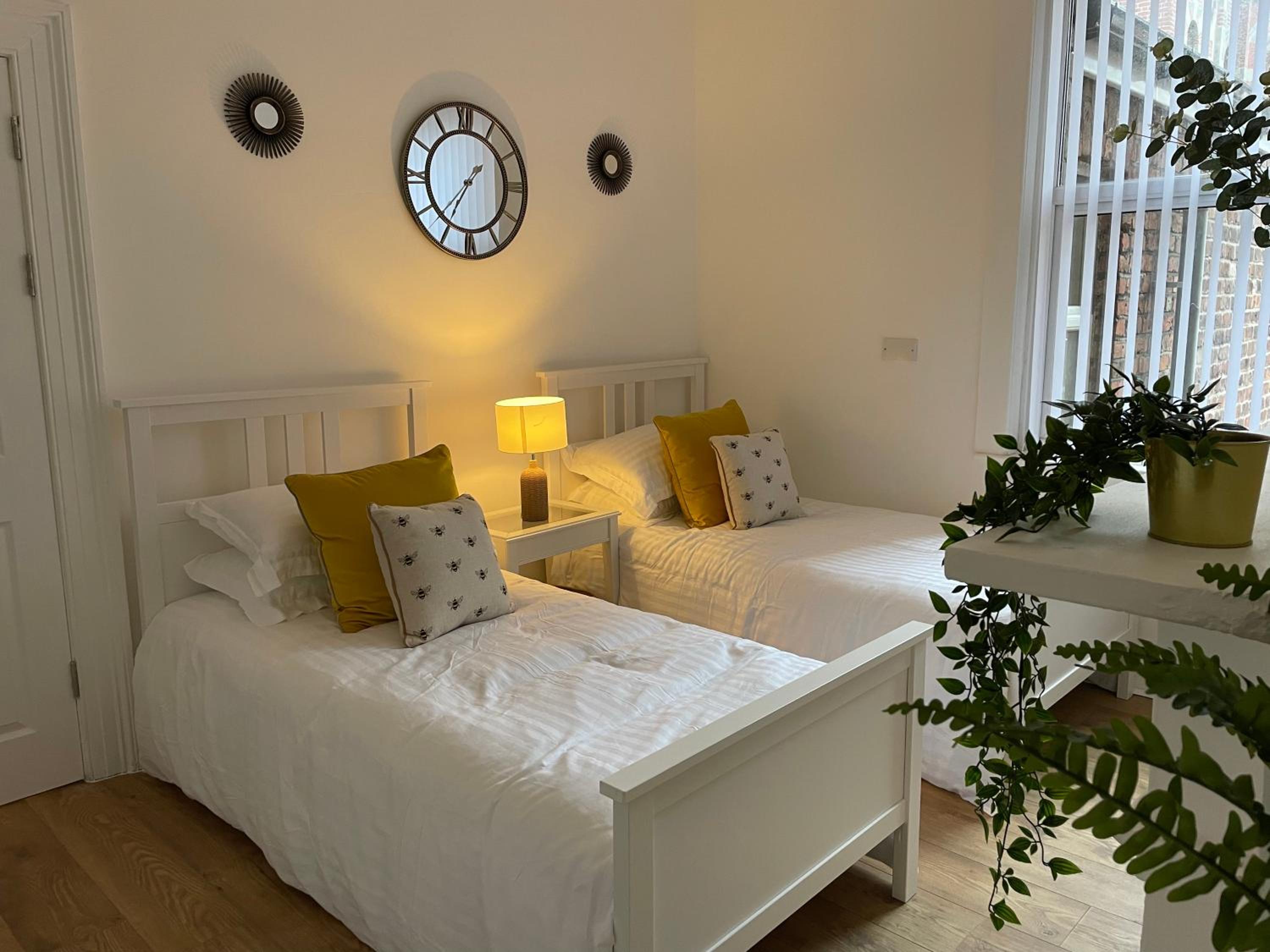 Double or Twin Room - Photo 5