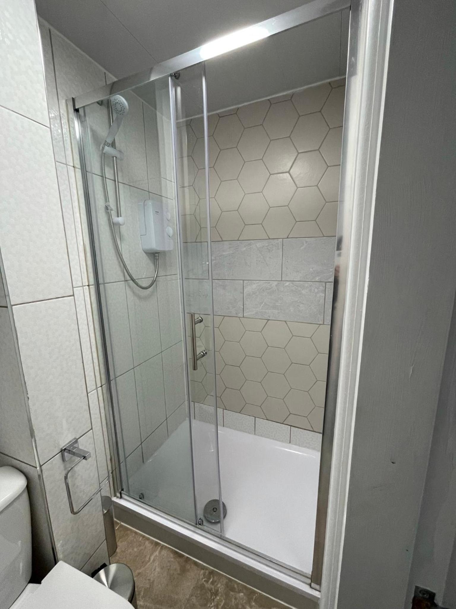 Double or Twin Room - Photo 6