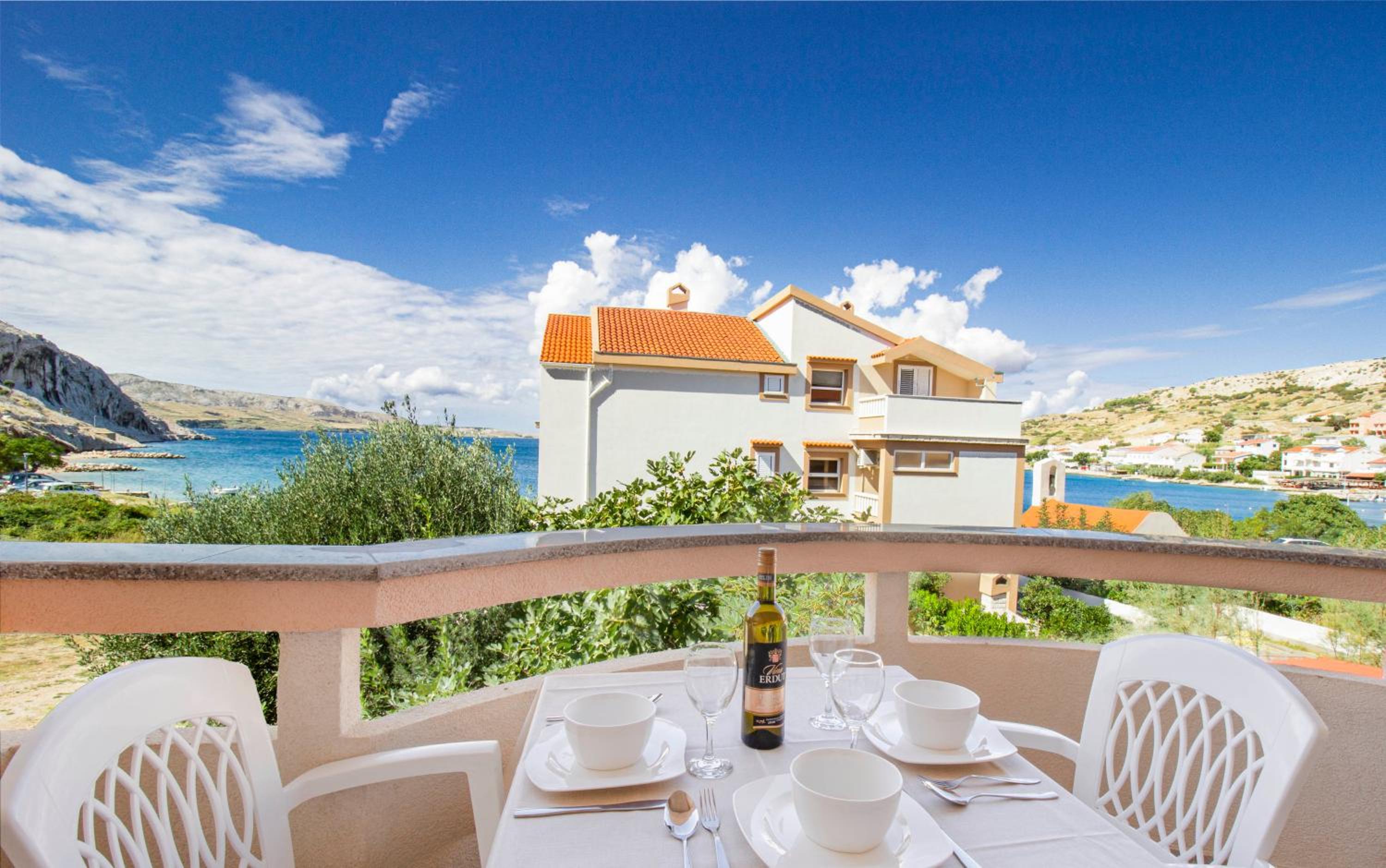 Apartment with Sea View4 photo 3