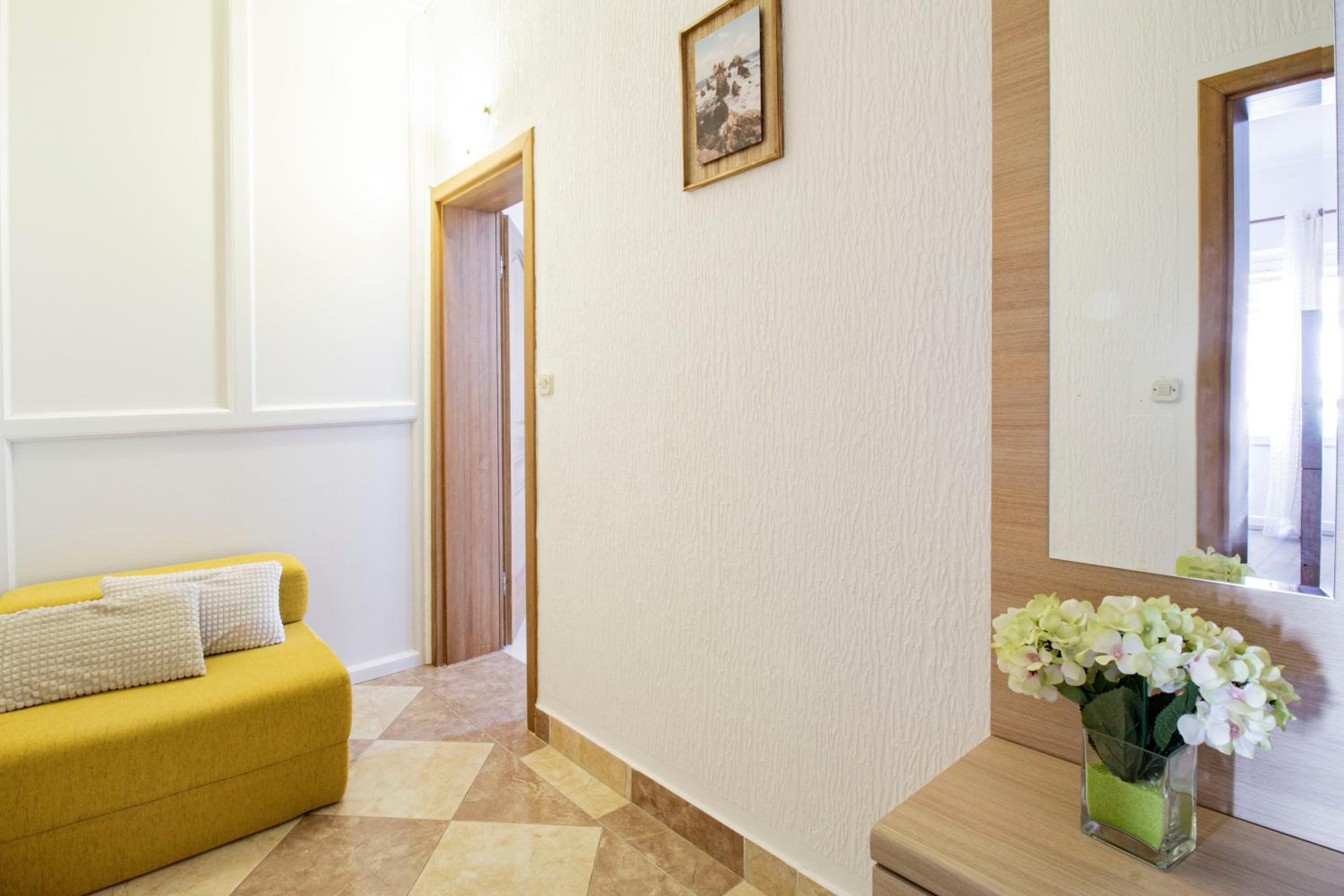 Apartment with Sea View4 photo 2