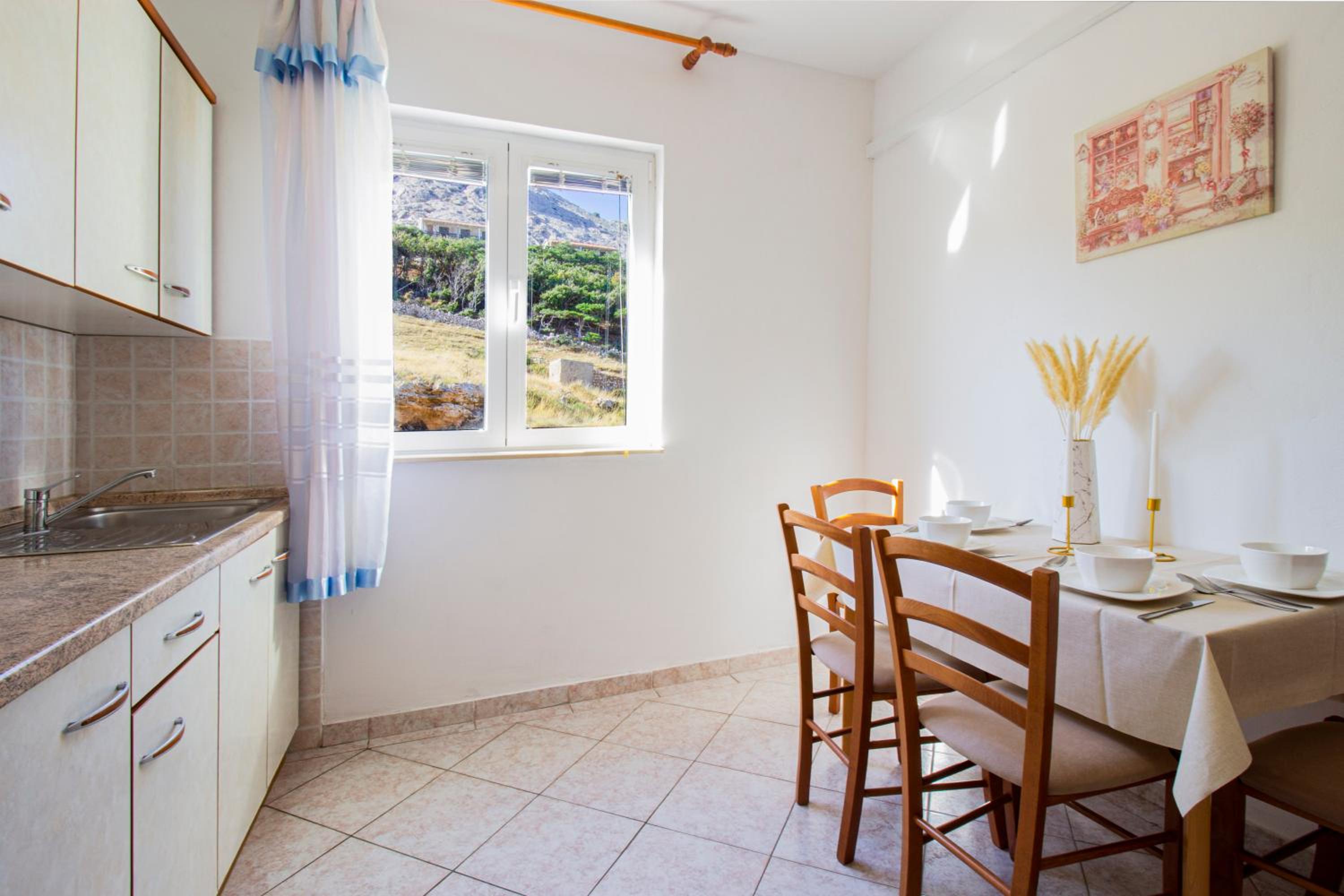 Apartment 6 with Sea View photo 2