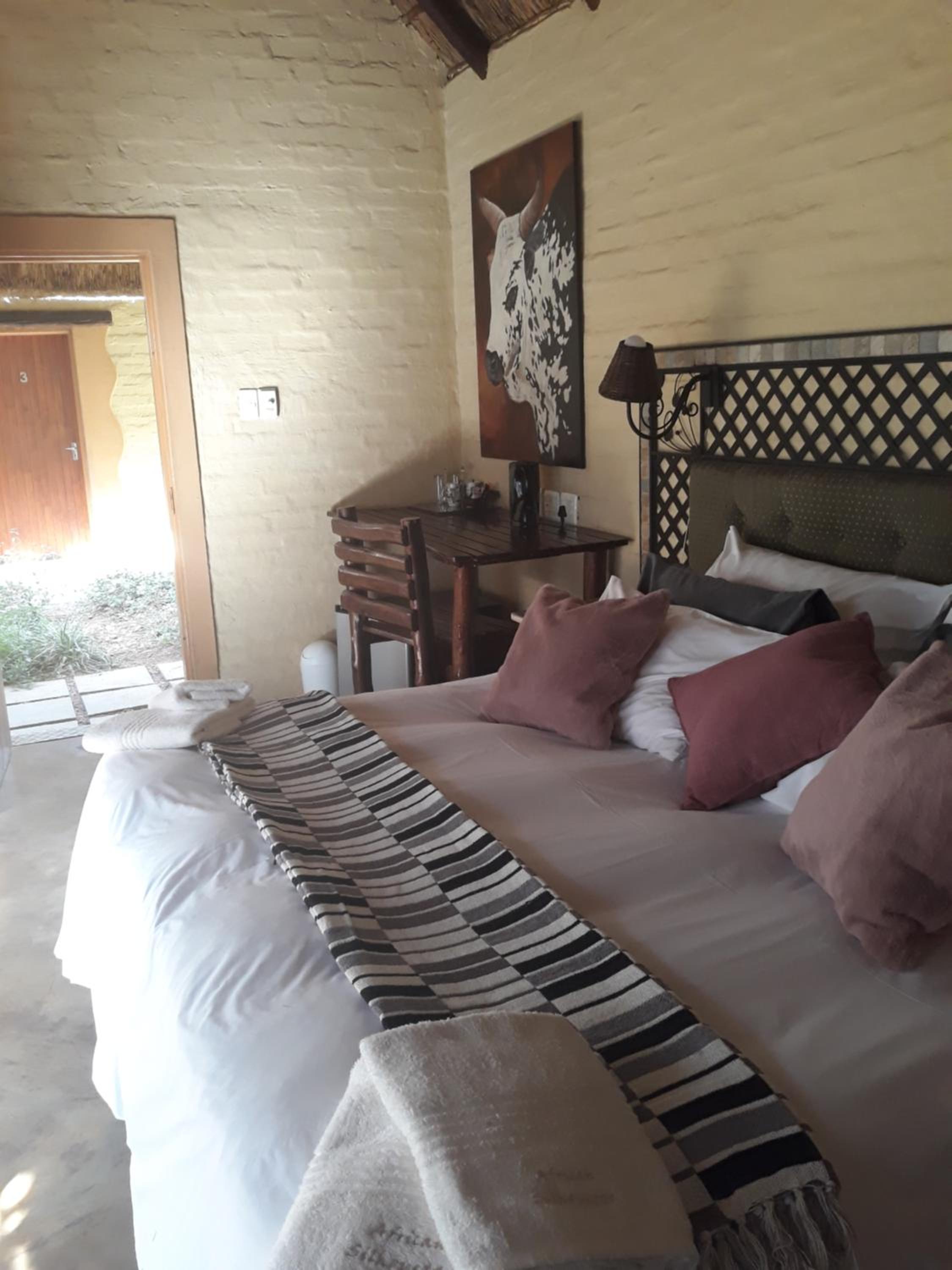 Deluxe King Room - Photo 24