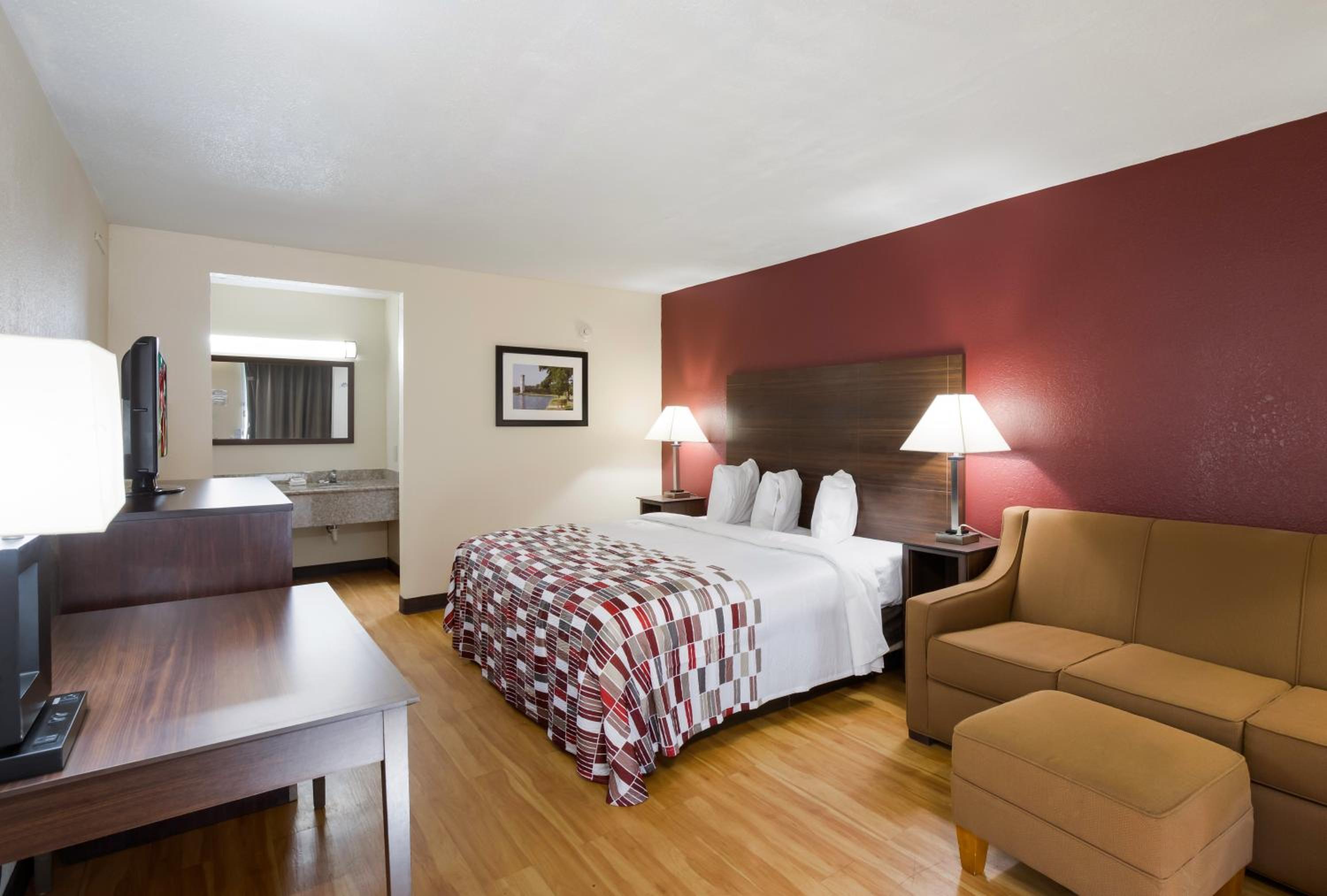 King Room - Non-Smoking - Photo 1