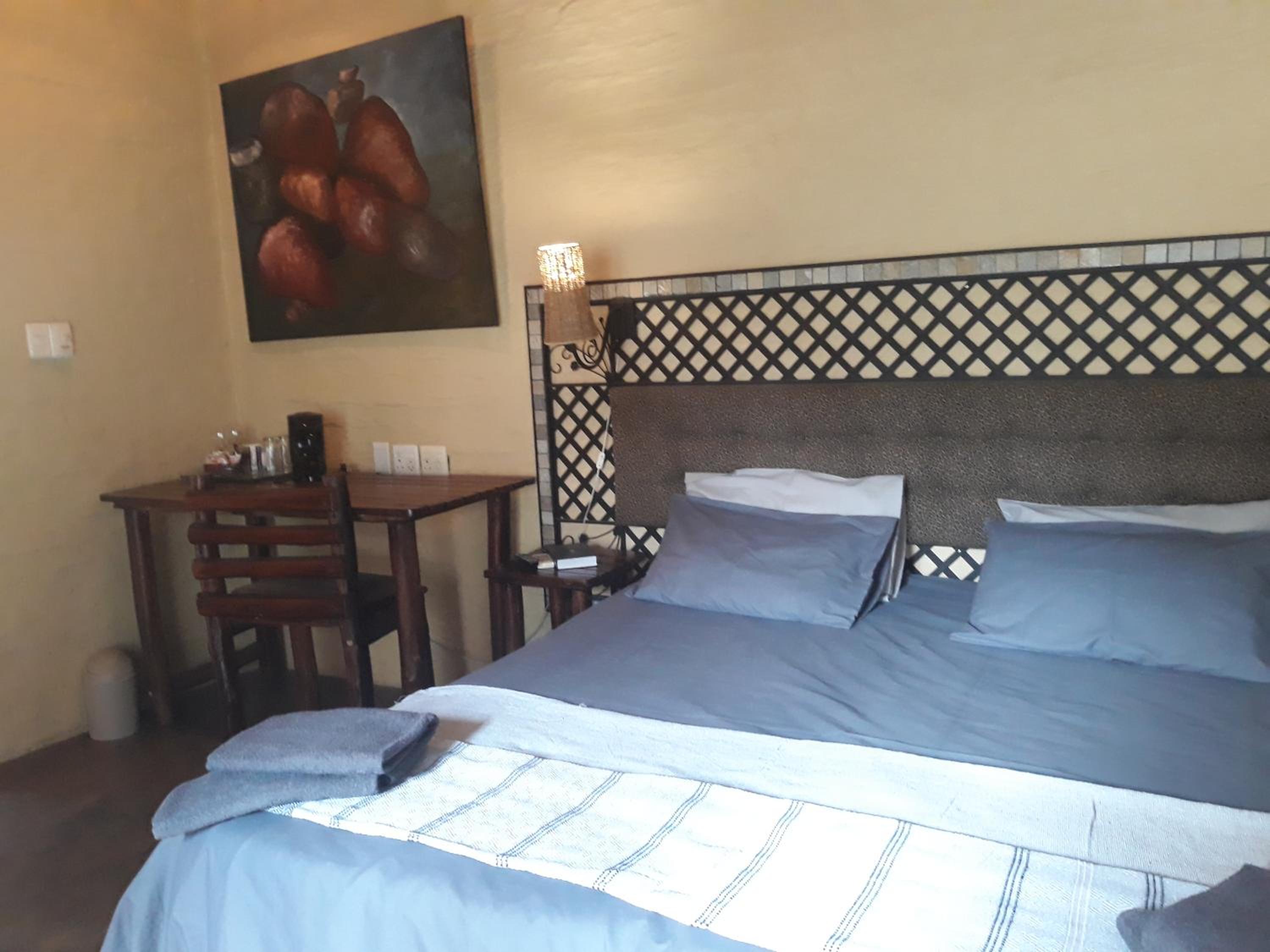 King Room with Garden View - Photo 35