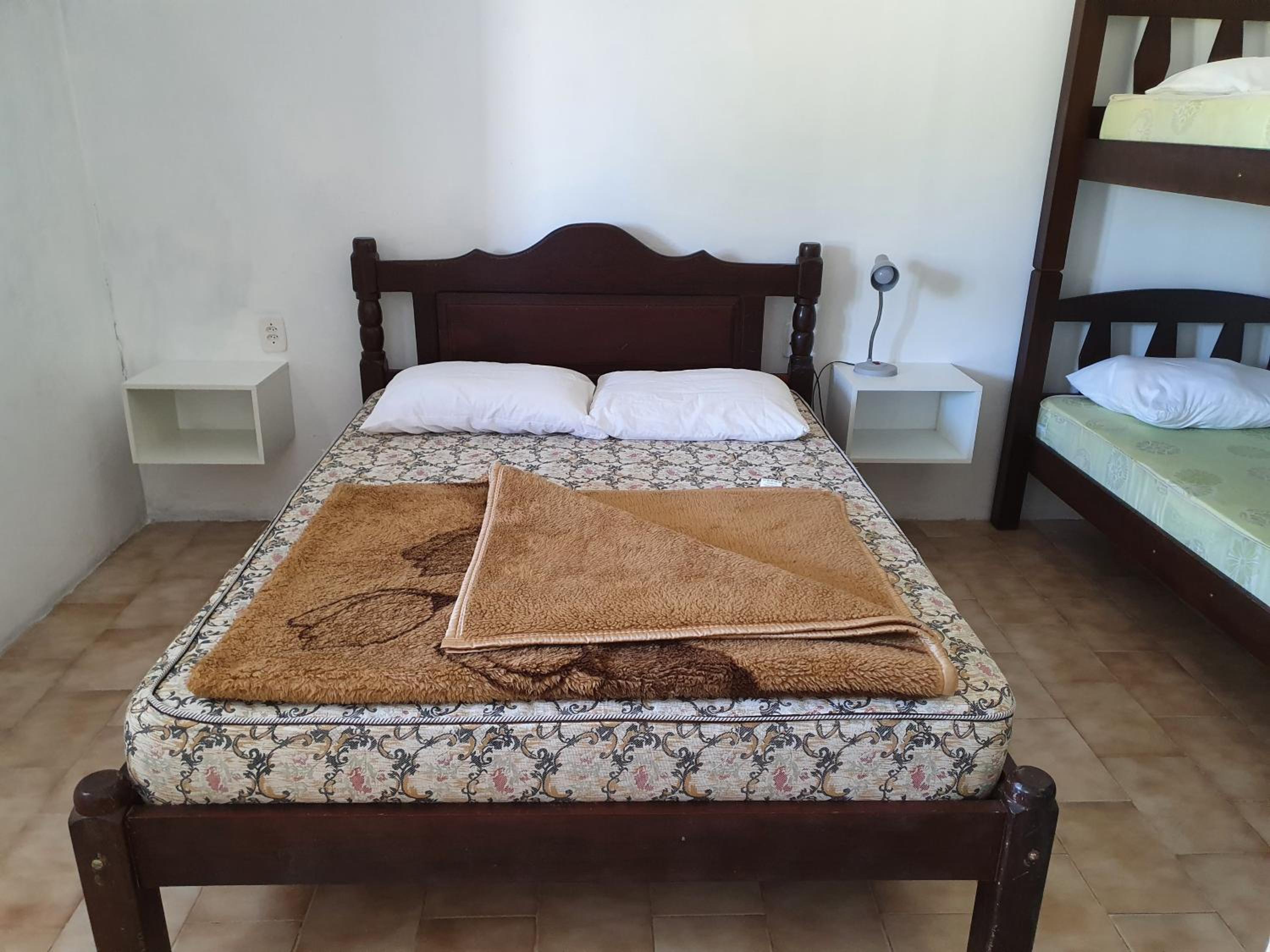 One-Bedroom Apartment - Photo 2