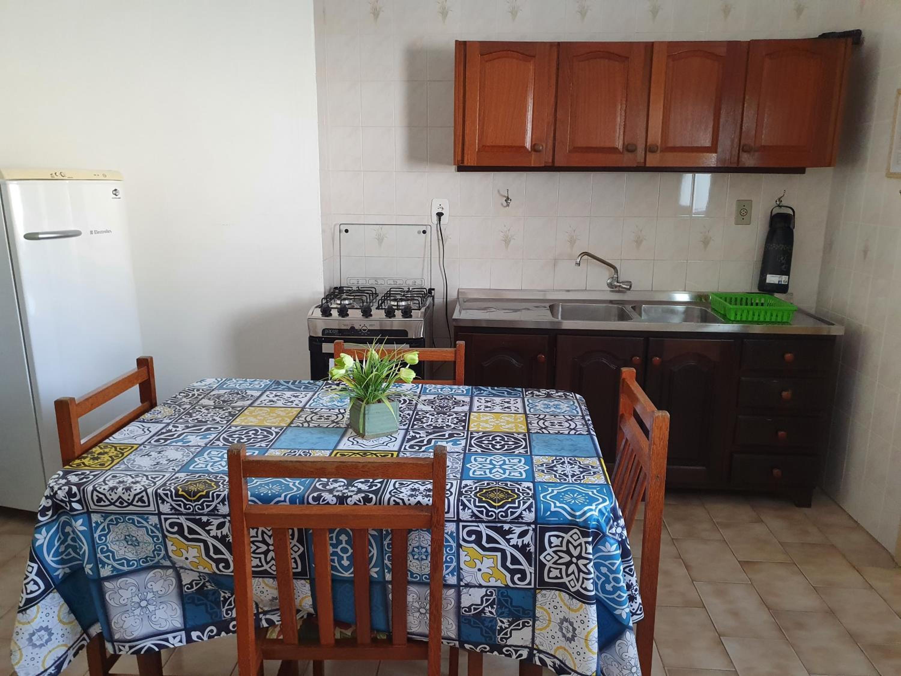 One-Bedroom Apartment - Photo 3