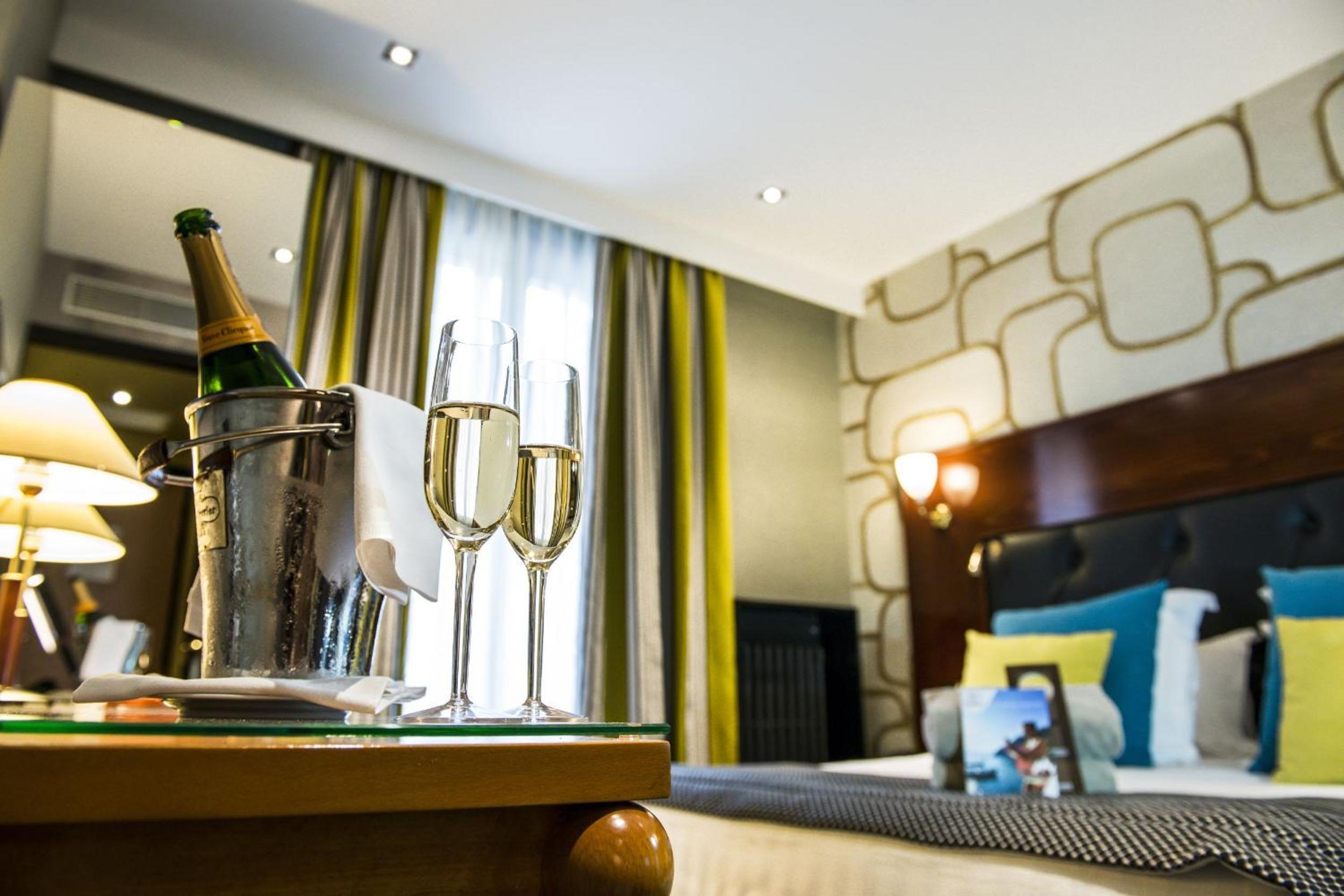 Superior Room - Forest side with balcony - Double or Twin beds - Photo 4