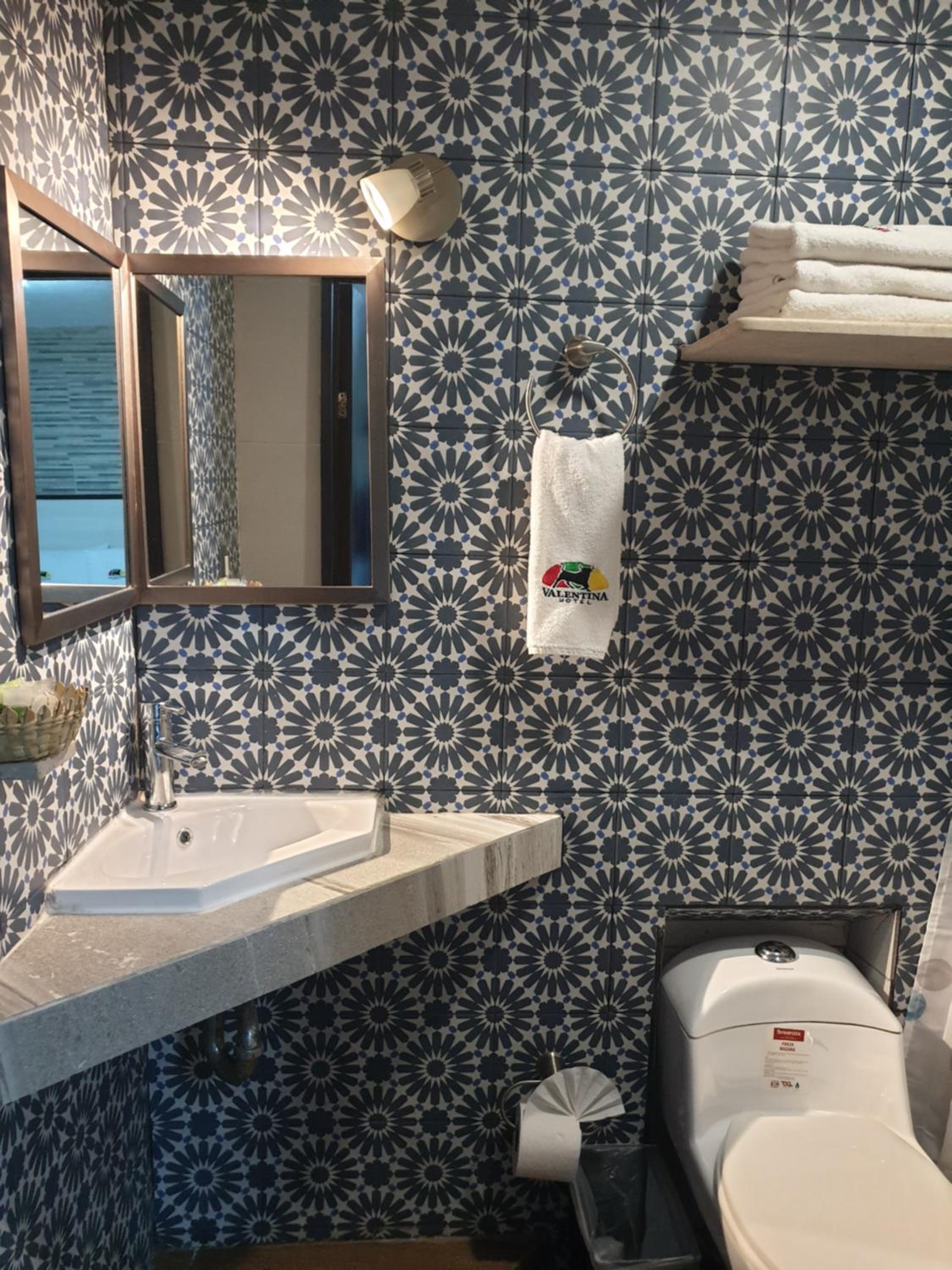 Deluxe King Room photo 3