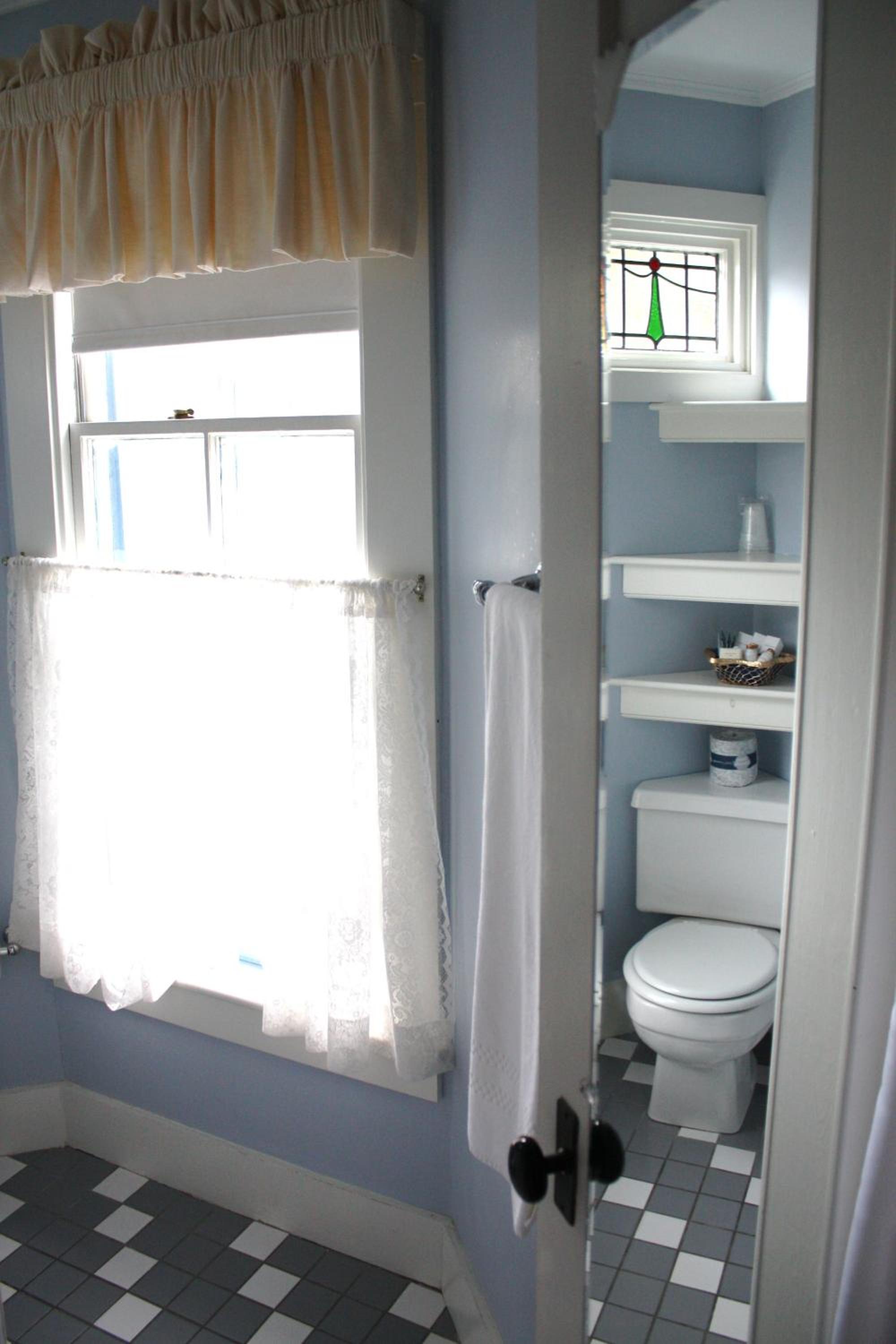 Standard Queen Room photo 3