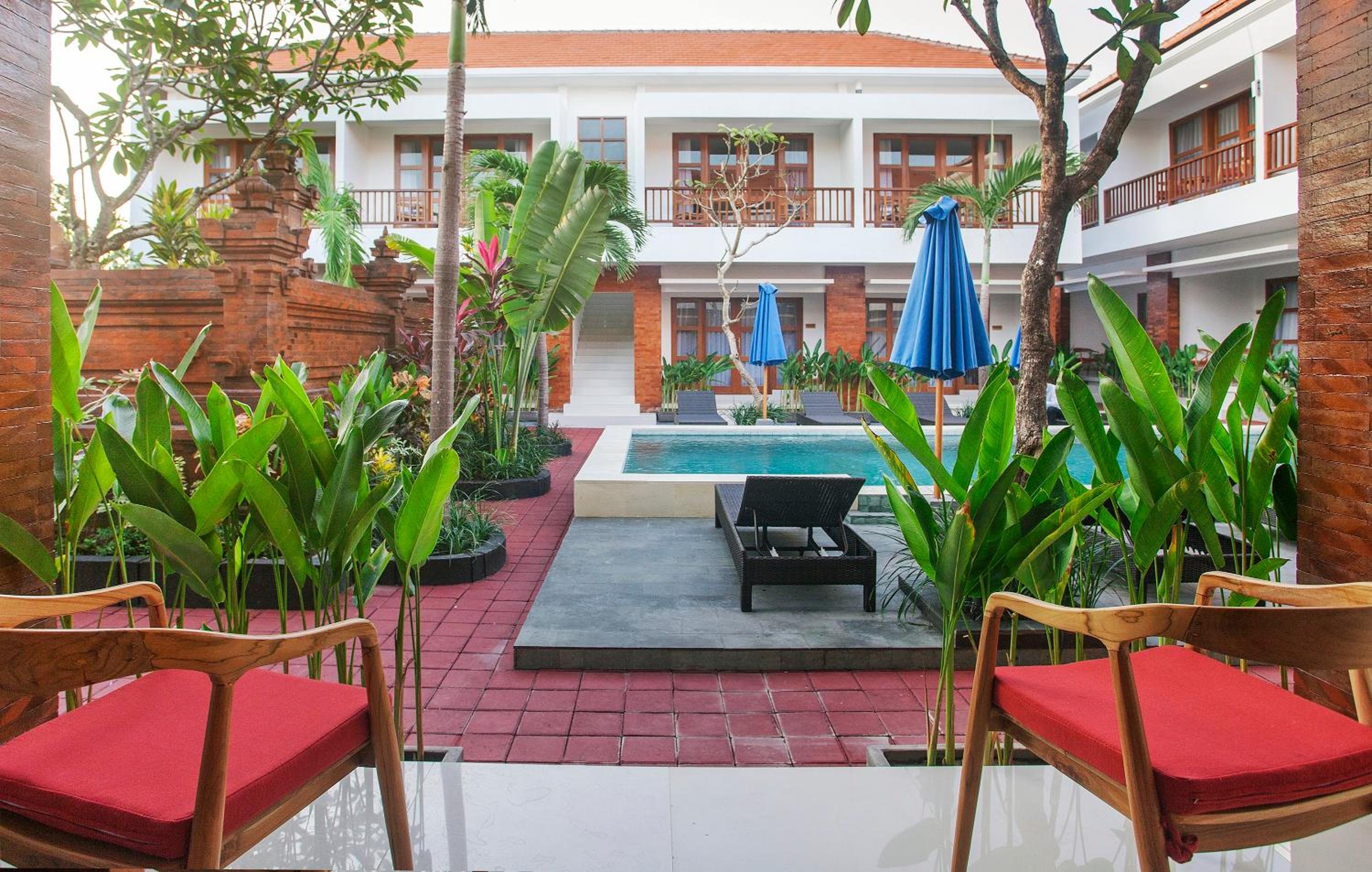 Studio with Pool View - Photo 10