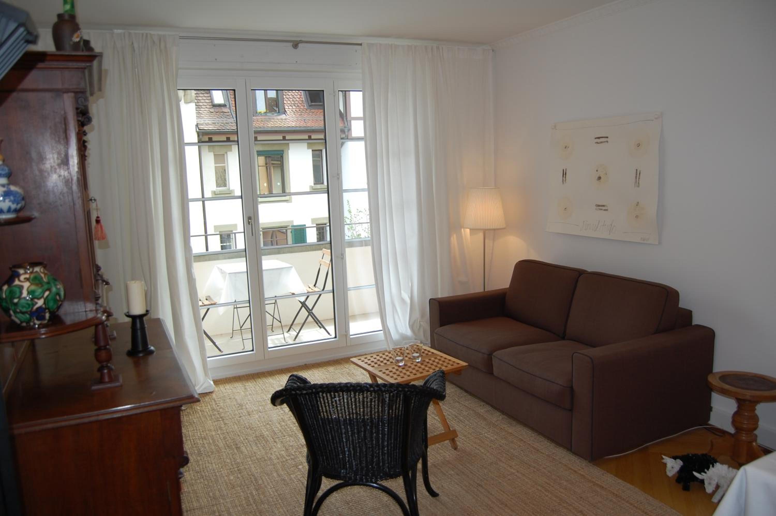 One-Bedroom Apartment photo 1