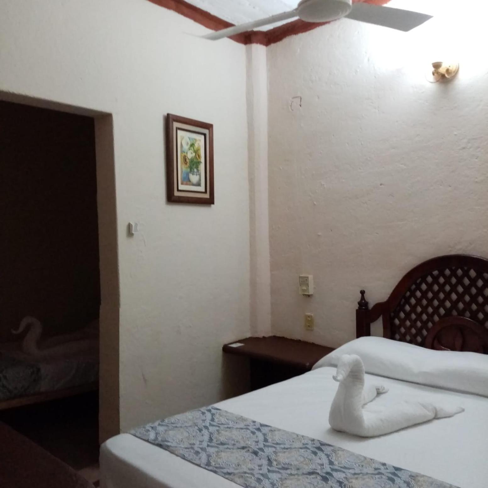 Deluxe Double Room (2 Adults + 1 Child) - Photo 1