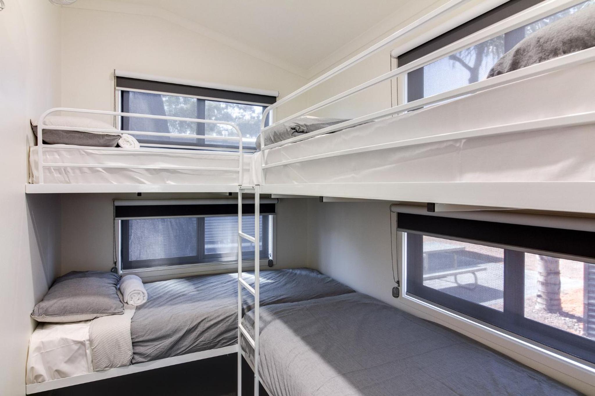 Standard 2 Bedroom Cabin - Sleeps 6 - Photo 5