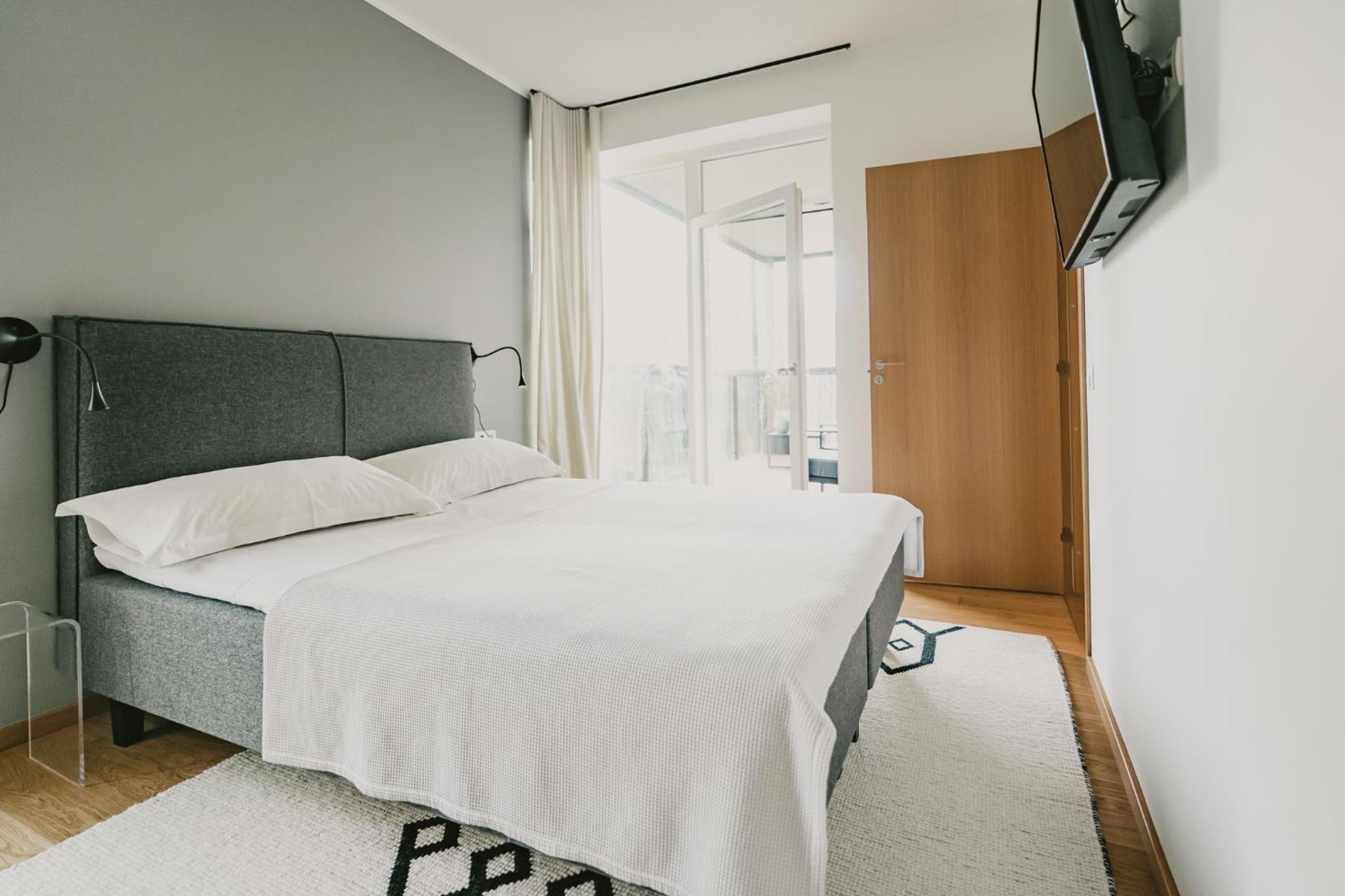 One-Bedroom Apartment - Photo 11