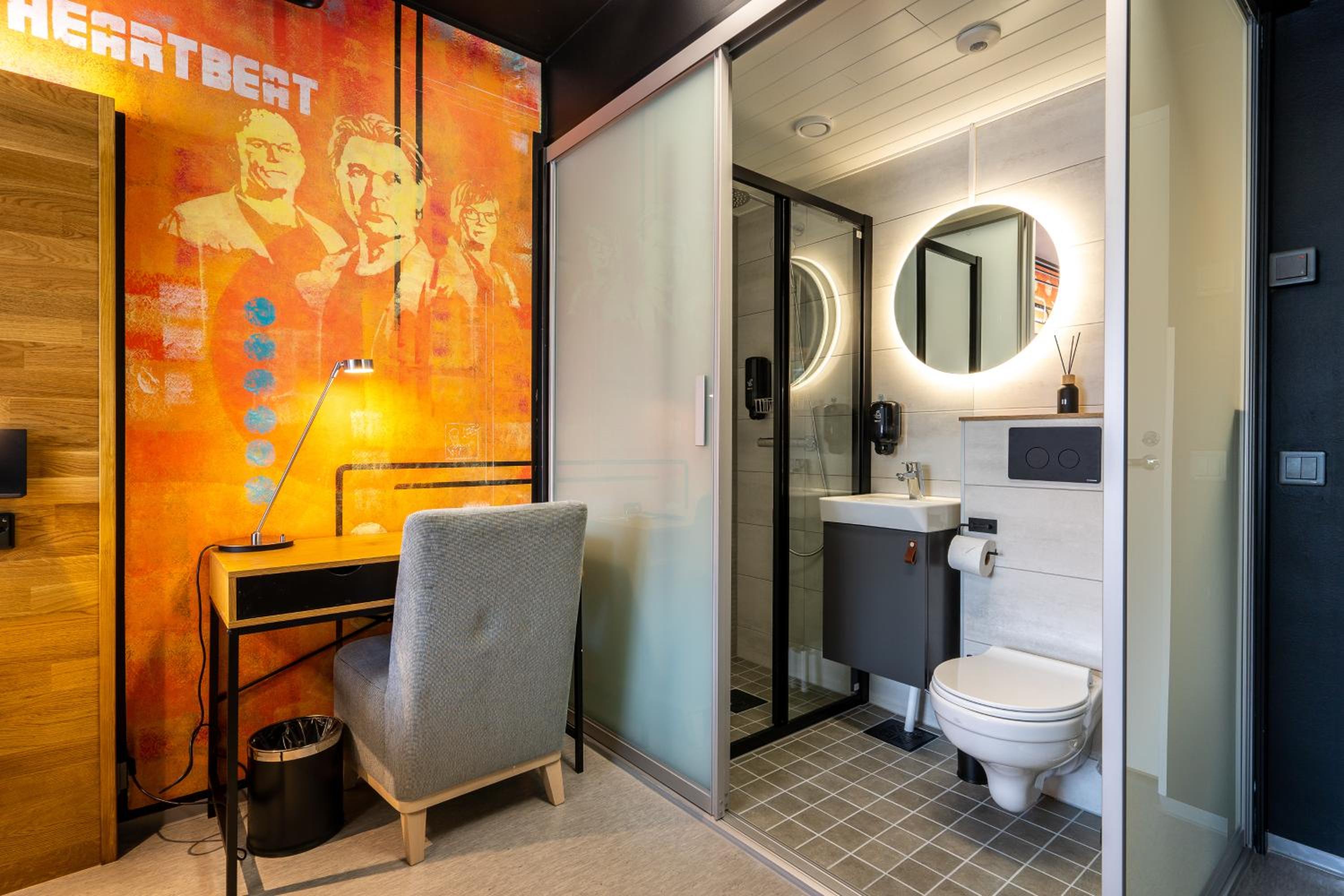 Twin Room with Private Bathroom - Photo 1