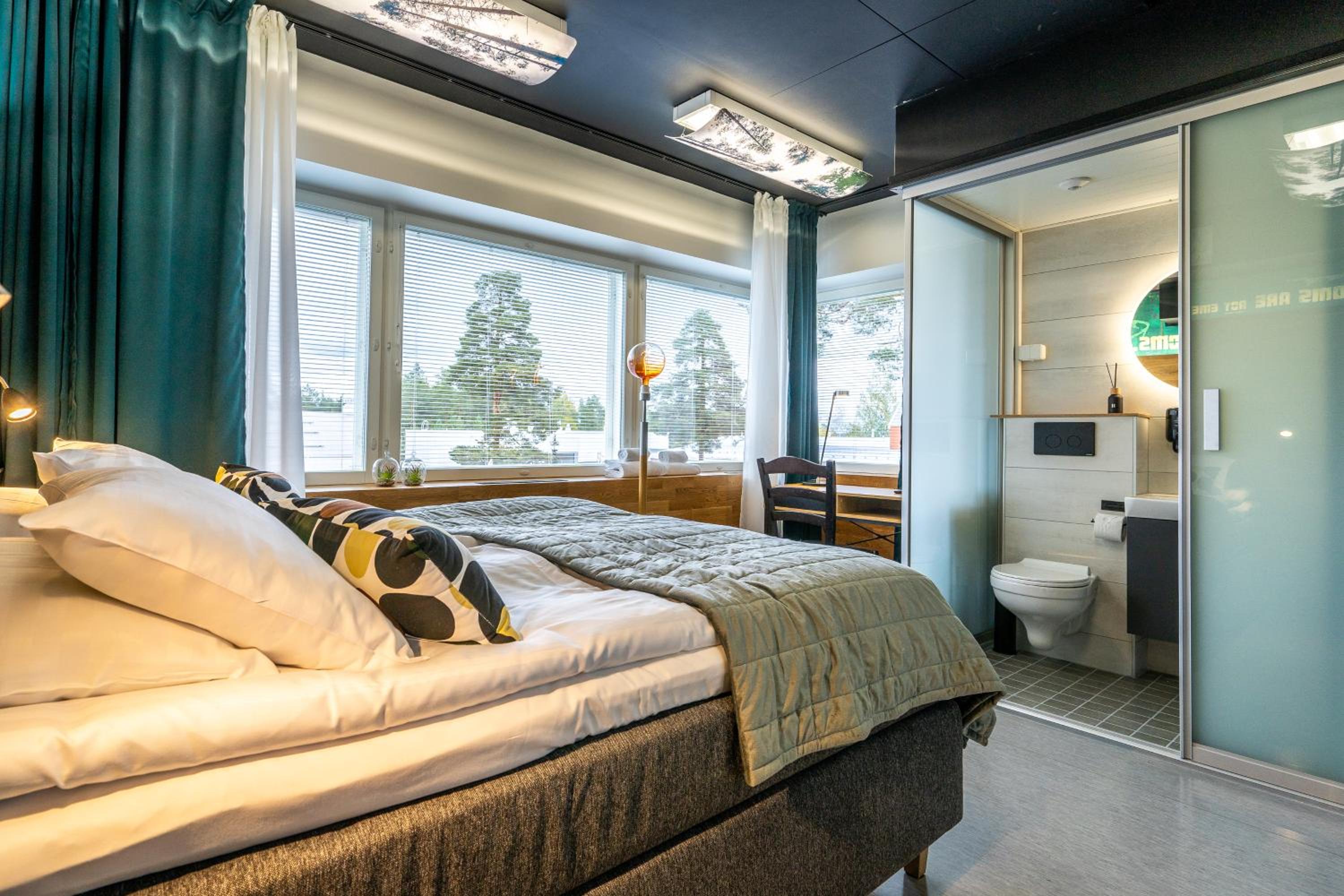 Standard Double Room - Photo 8