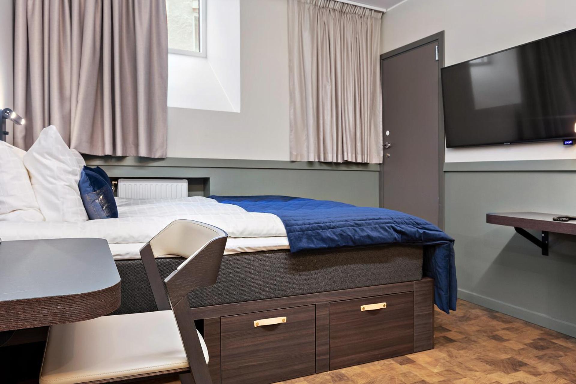Superior Queen Room - Non-Smoking - Photo 3