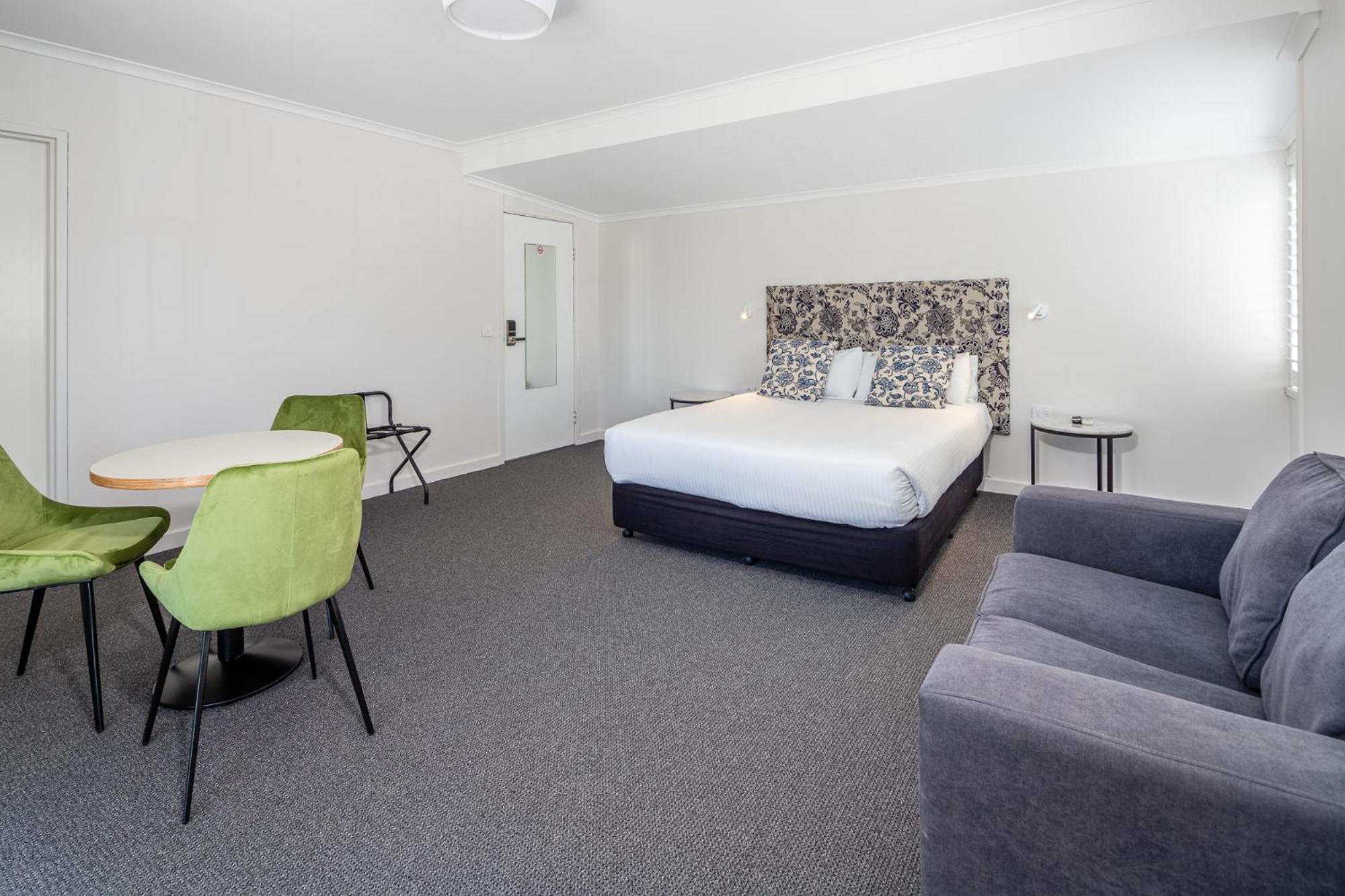 Suite with River View - Photo 4