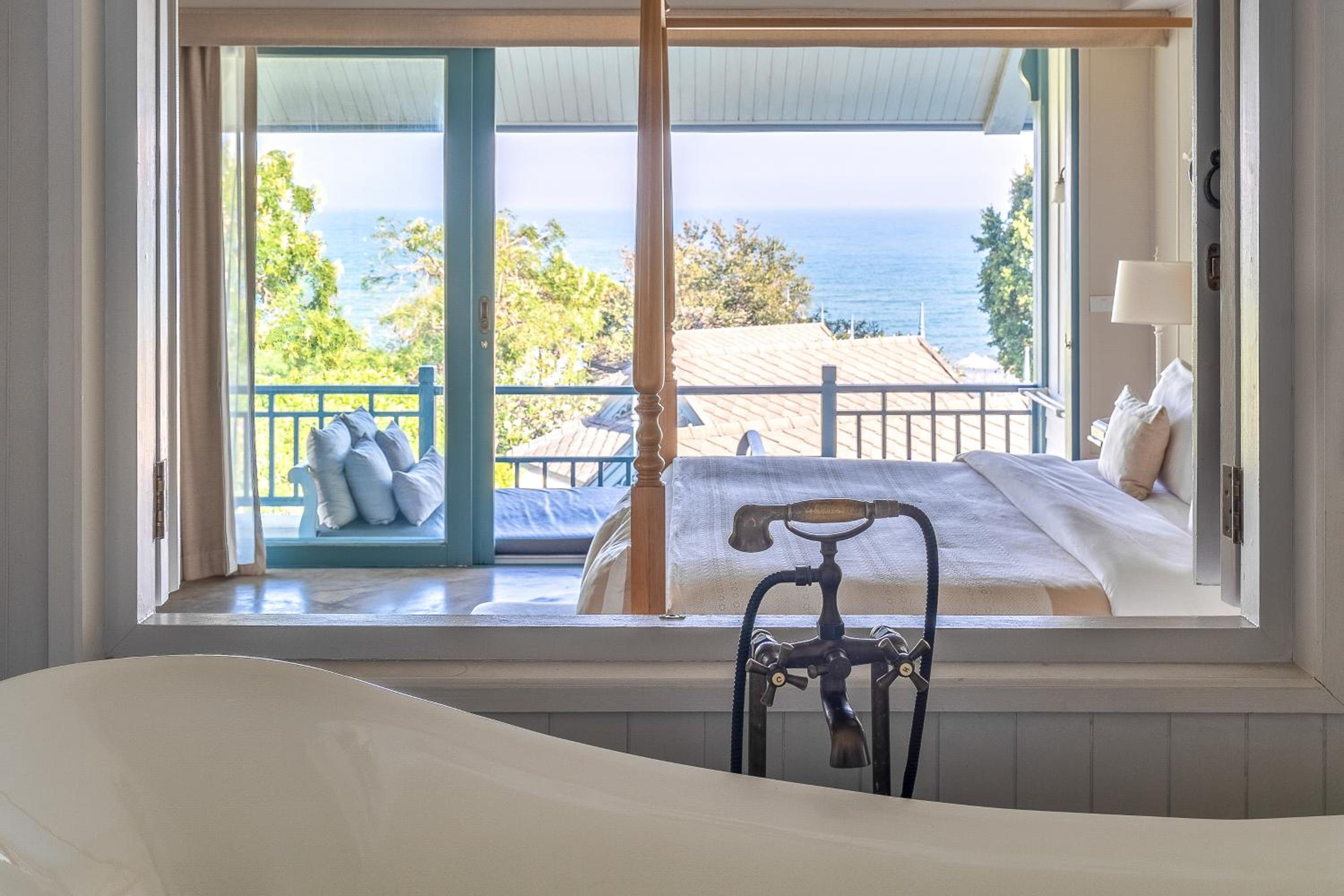 Seaside Suite with Sea View - Photo 3