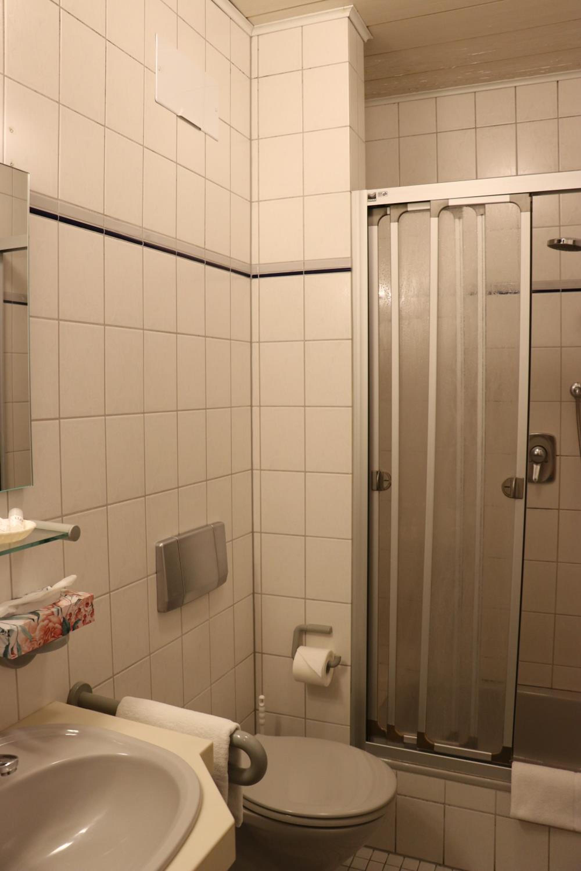 Standard Double Room with Fan photo 3