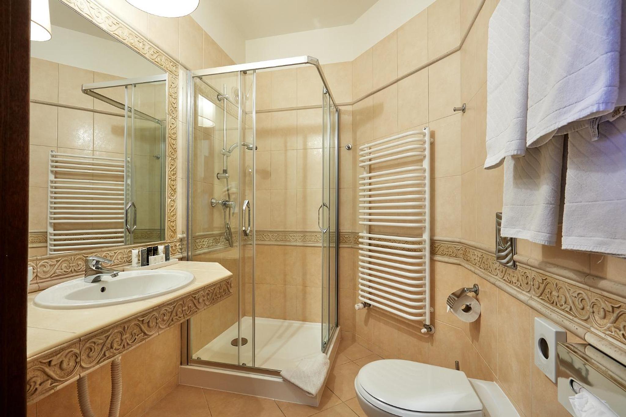 Deluxe Double Room with Extra Bed photo 3